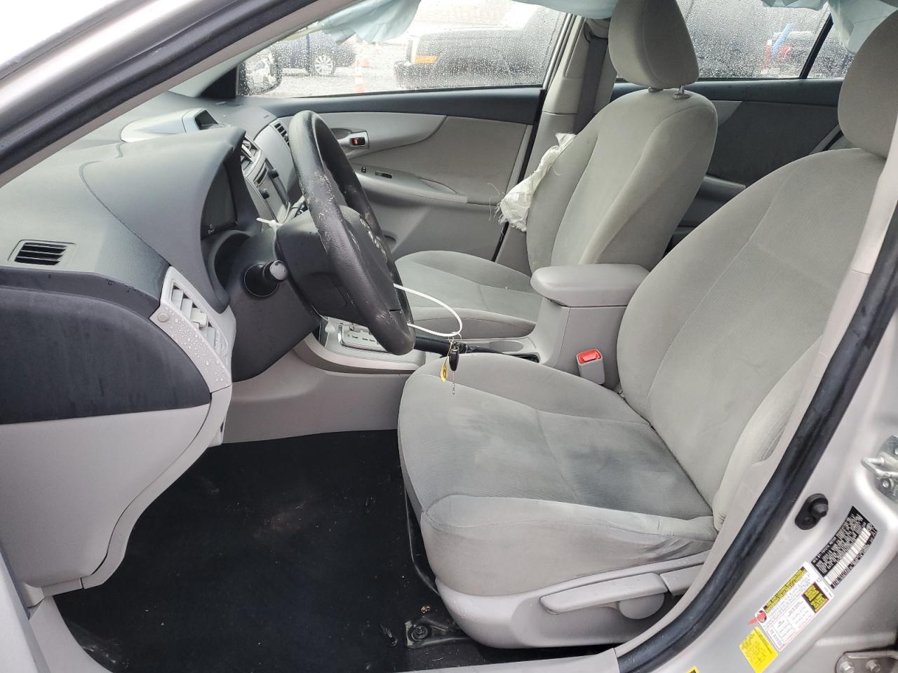 2013 Toyota Corolla Base Silver vin: 2T1BU4EE7DC085715