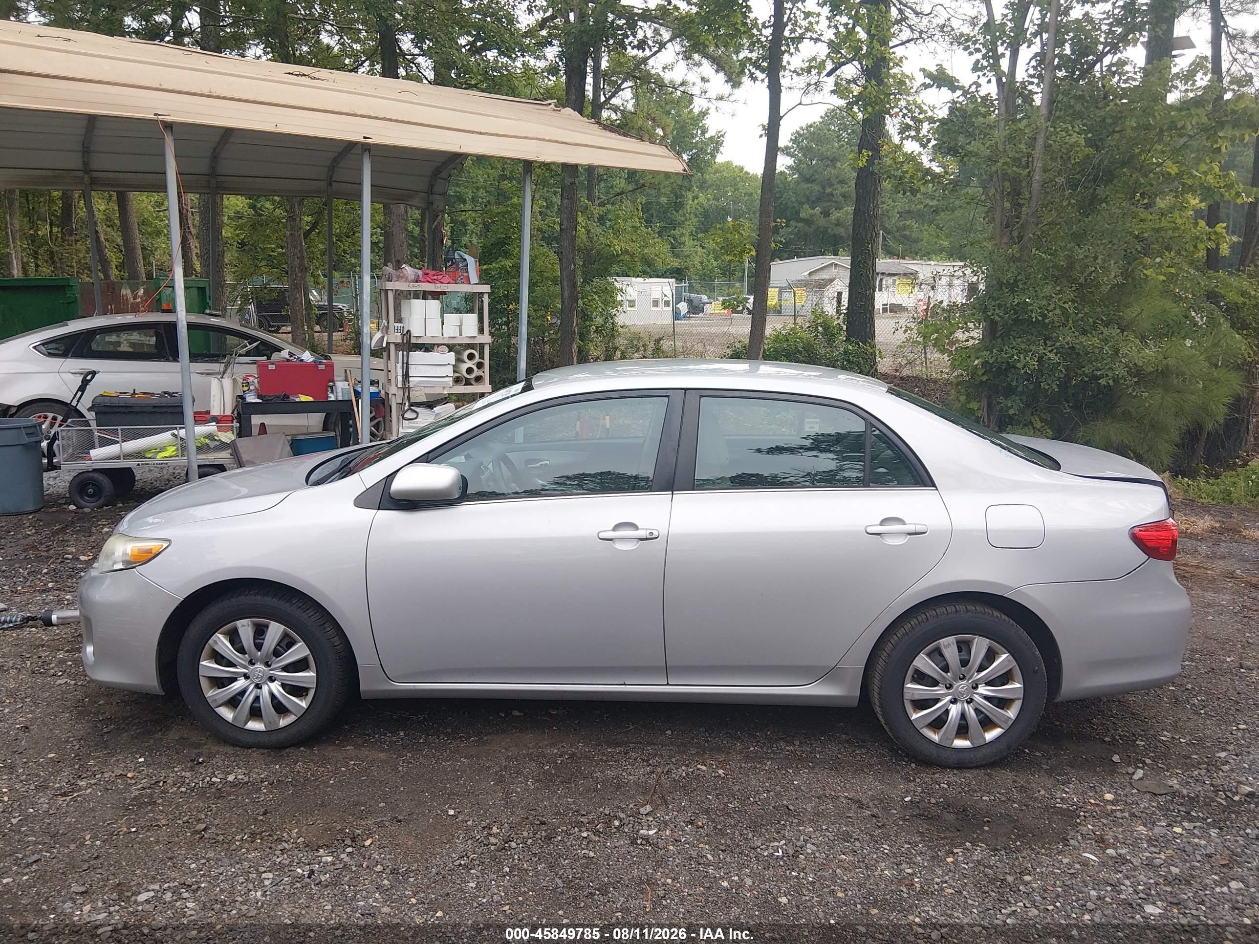 2013 Toyota Corolla Le Gray vin: 2T1BU4EE7DC087478