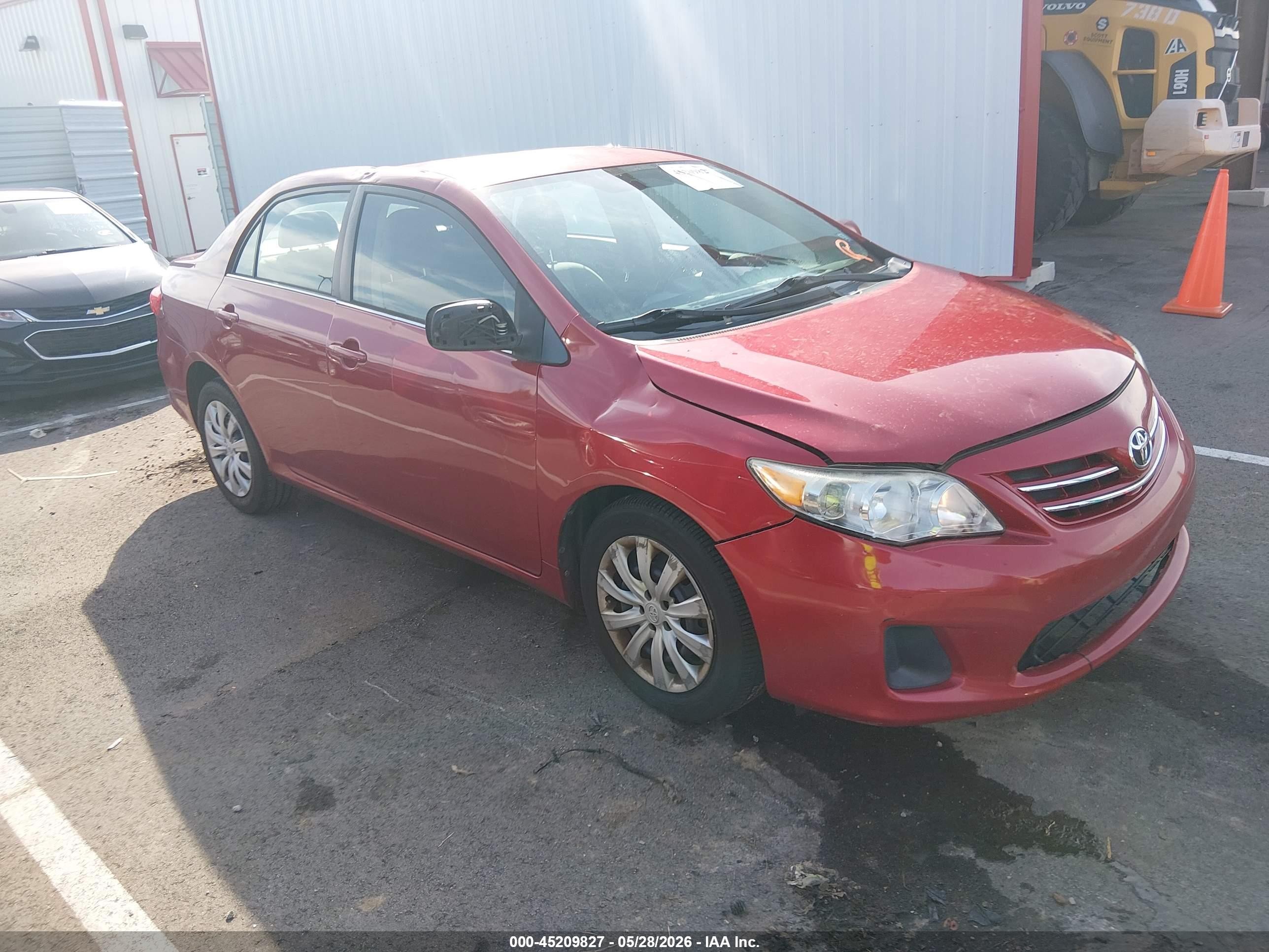 2013 Toyota Corolla Le Red vin: 2T1BU4EE7DC095175