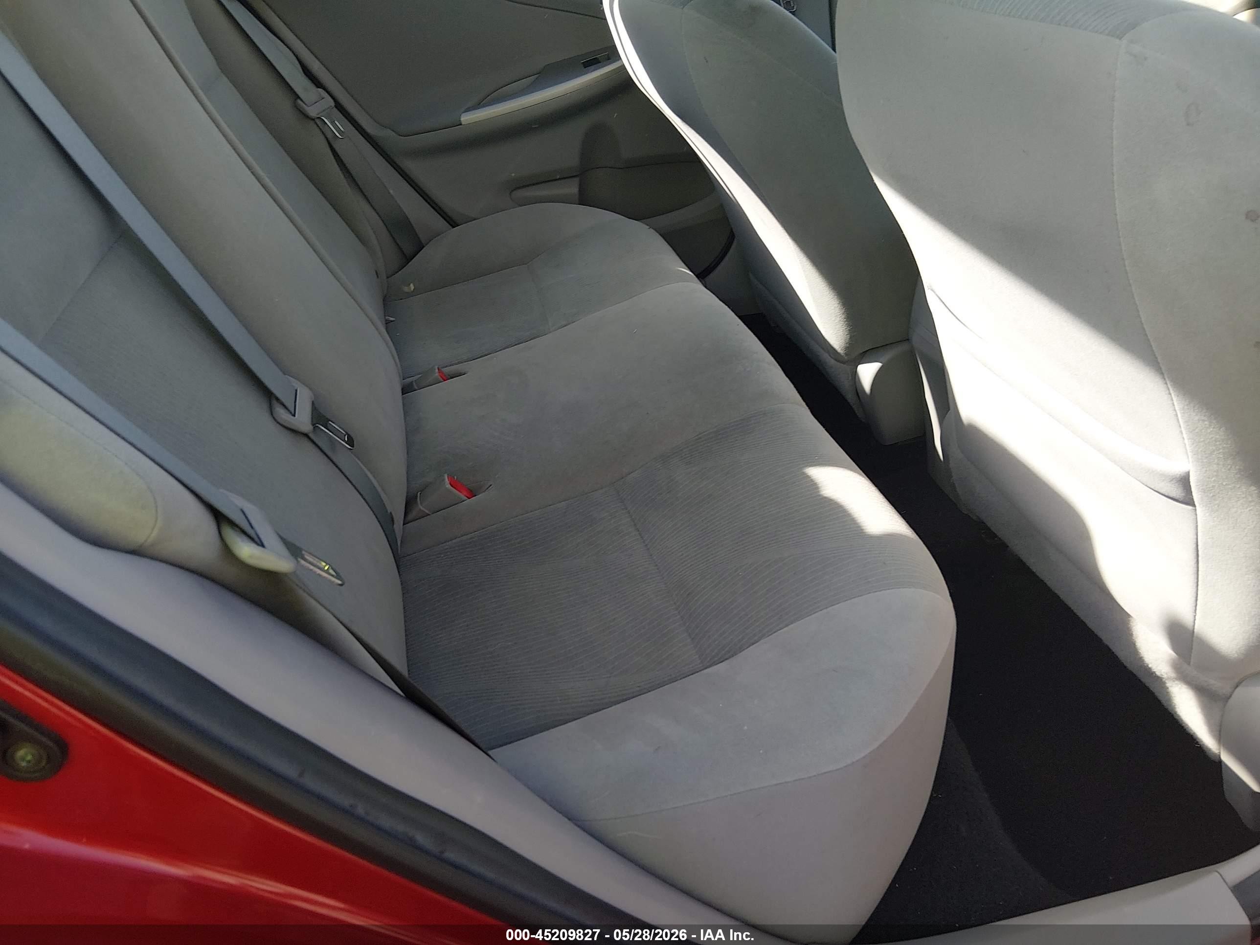 2013 Toyota Corolla Le Red vin: 2T1BU4EE7DC095175
