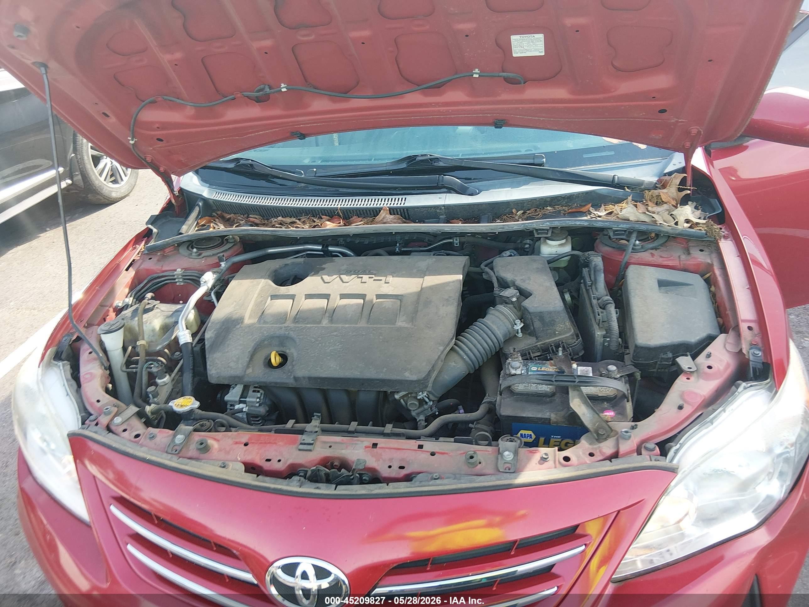 2013 Toyota Corolla Le Red vin: 2T1BU4EE7DC095175