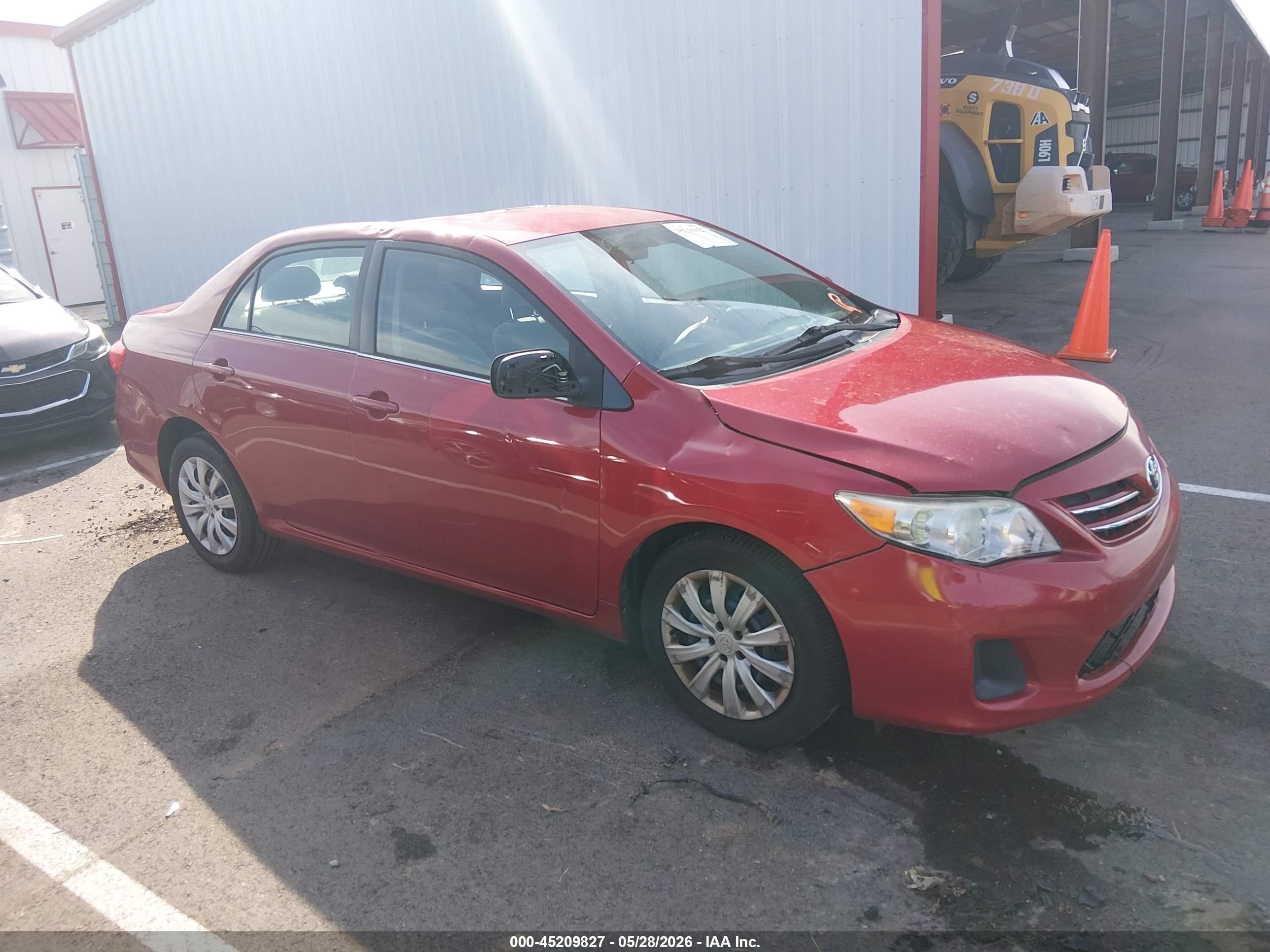 2013 Toyota Corolla Le Red vin: 2T1BU4EE7DC095175