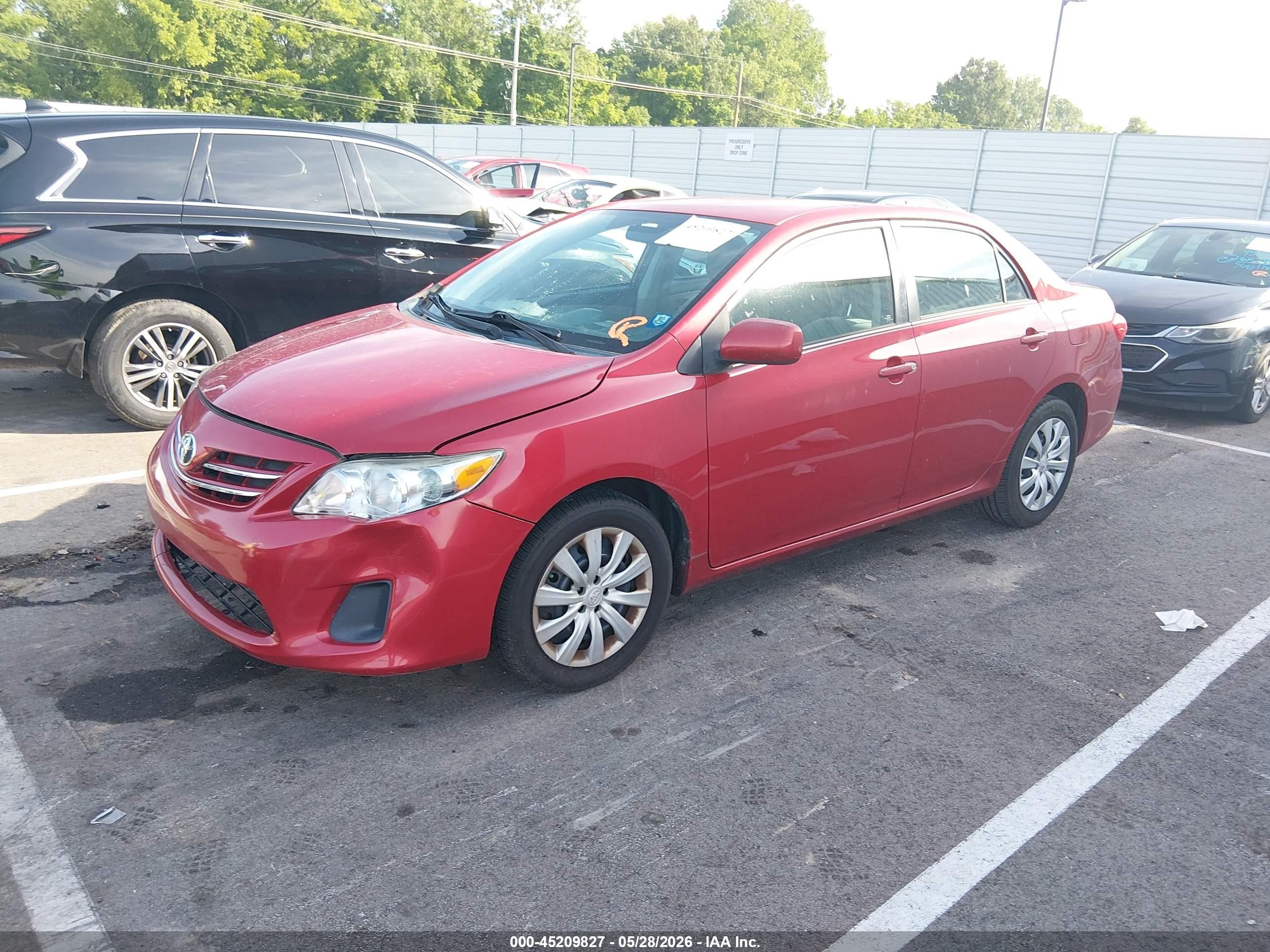 2013 Toyota Corolla Le Red vin: 2T1BU4EE7DC095175
