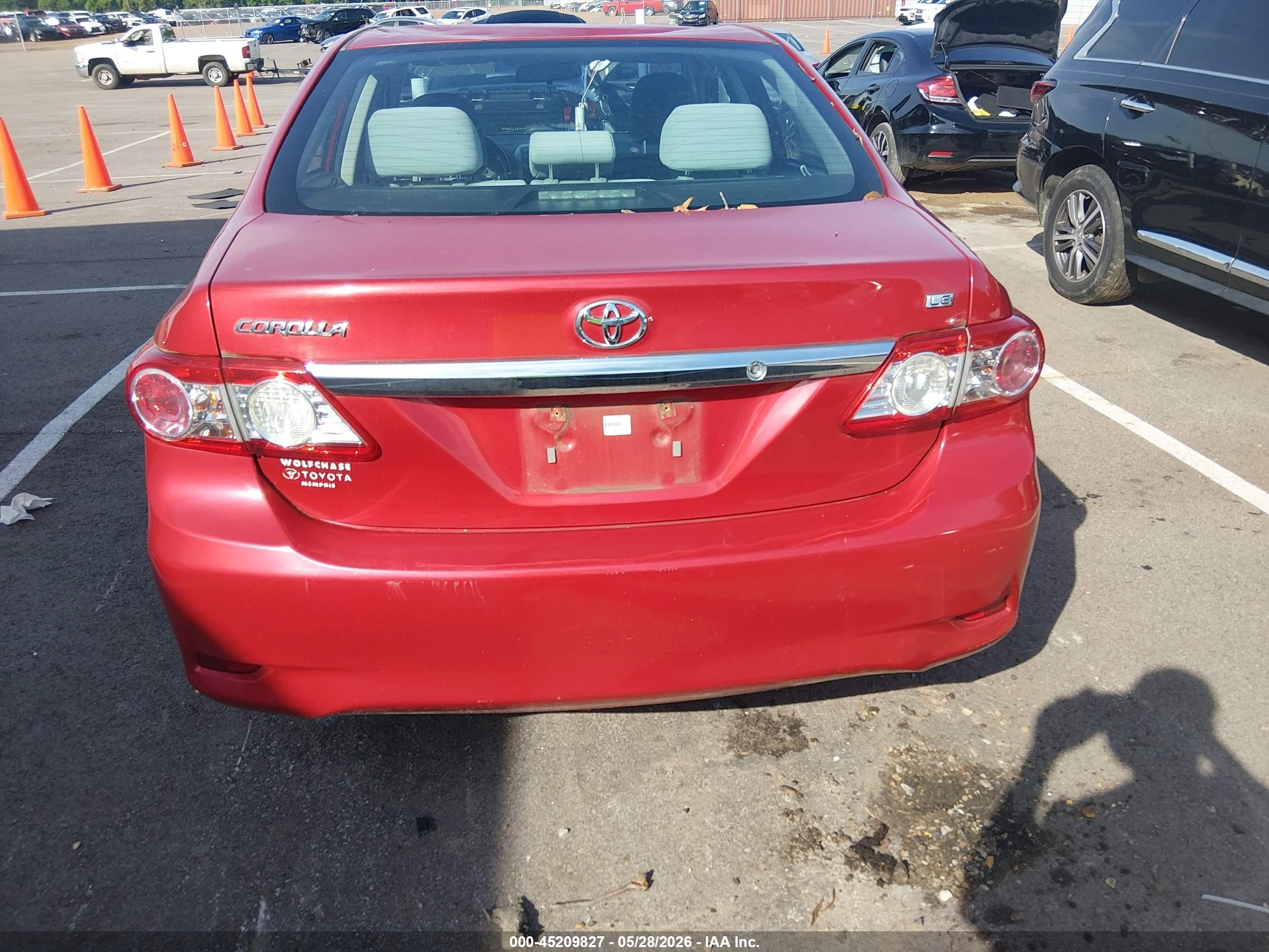 2013 Toyota Corolla Le Red vin: 2T1BU4EE7DC095175