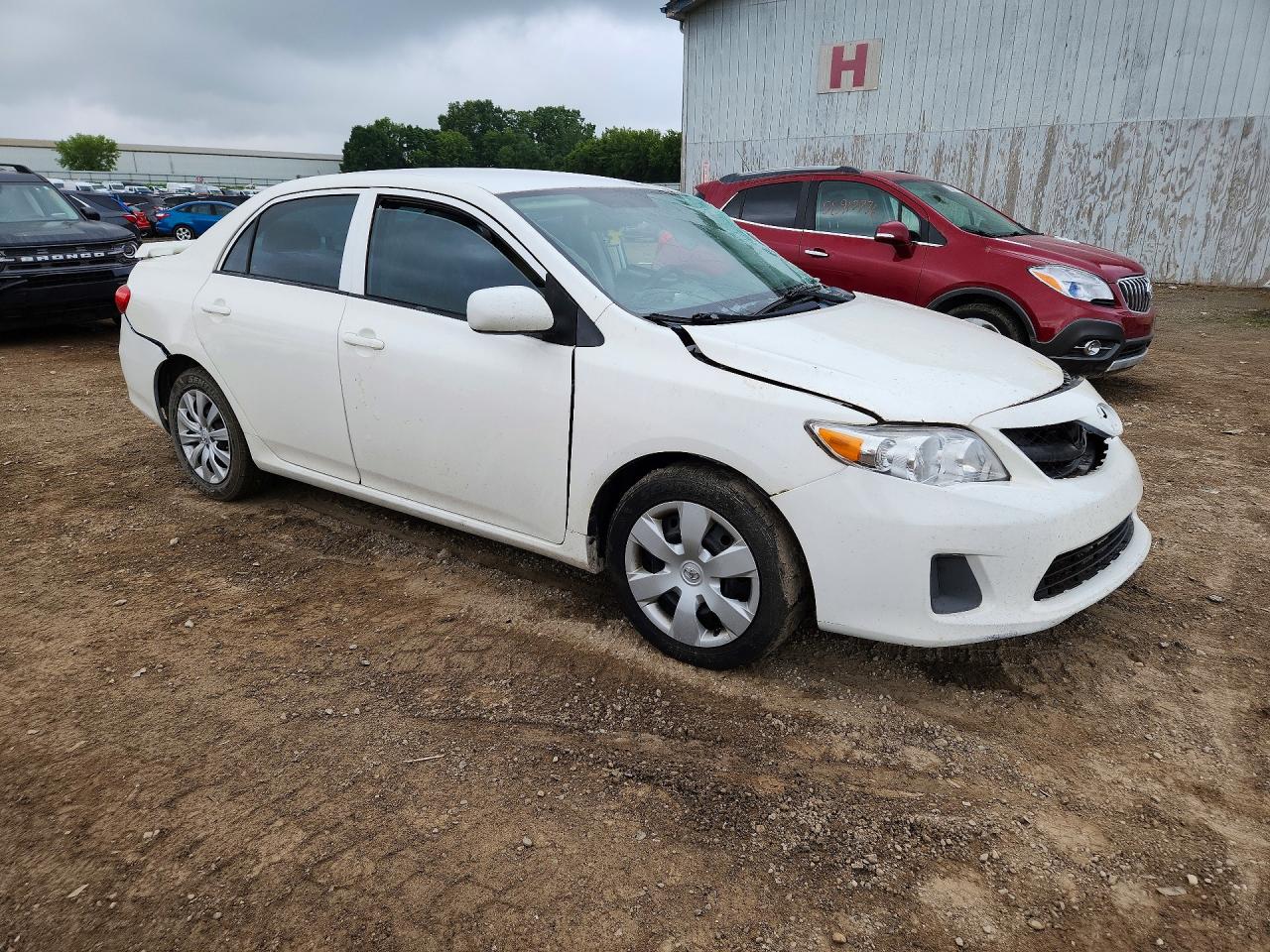 2013 Toyota Corolla L Белый vin: 2T1BU4EE7DC109284