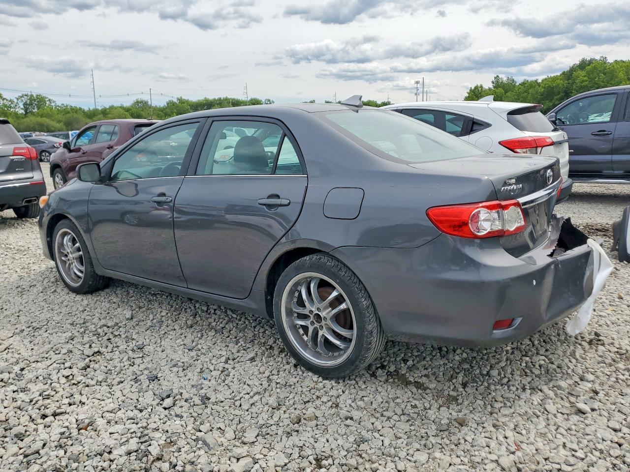 2013 Toyota Corolla Le Gray vin: 2T1BU4EE7DC116672