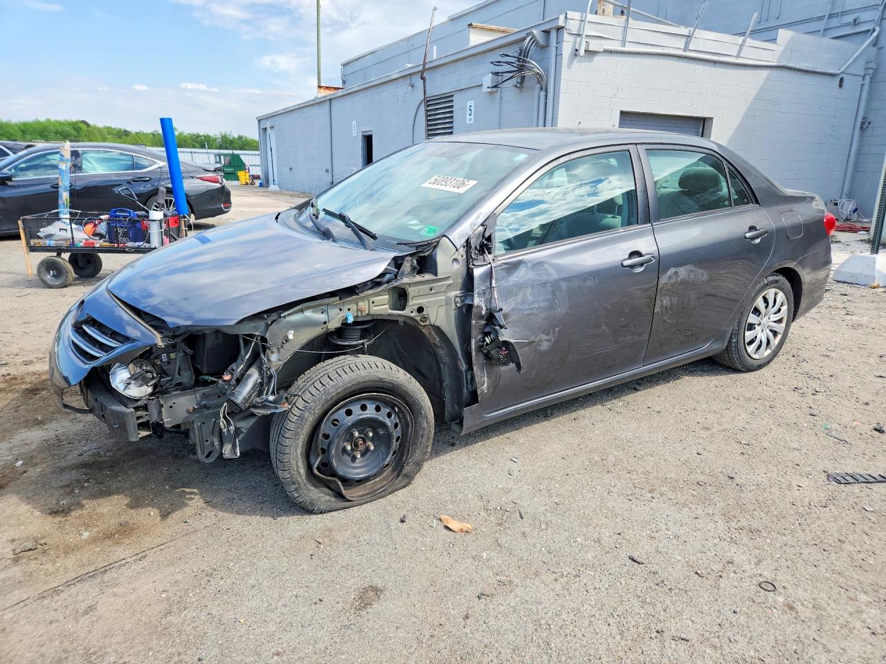 2013 Toyota Corolla Le Gray vin: 2T1BU4EE7DC118440