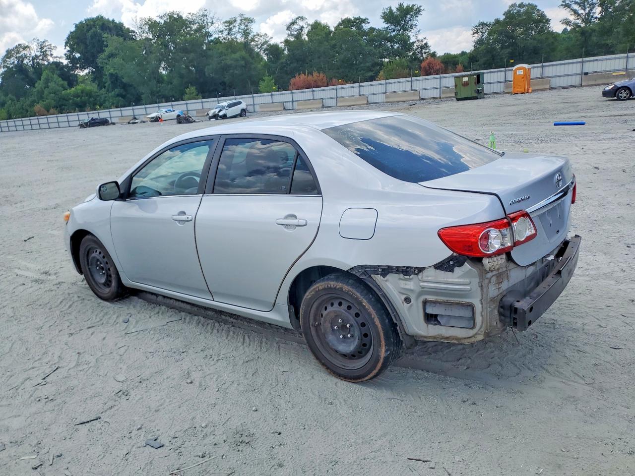 2013 Toyota Corolla Le Silver vin: 2T1BU4EE7DC126036