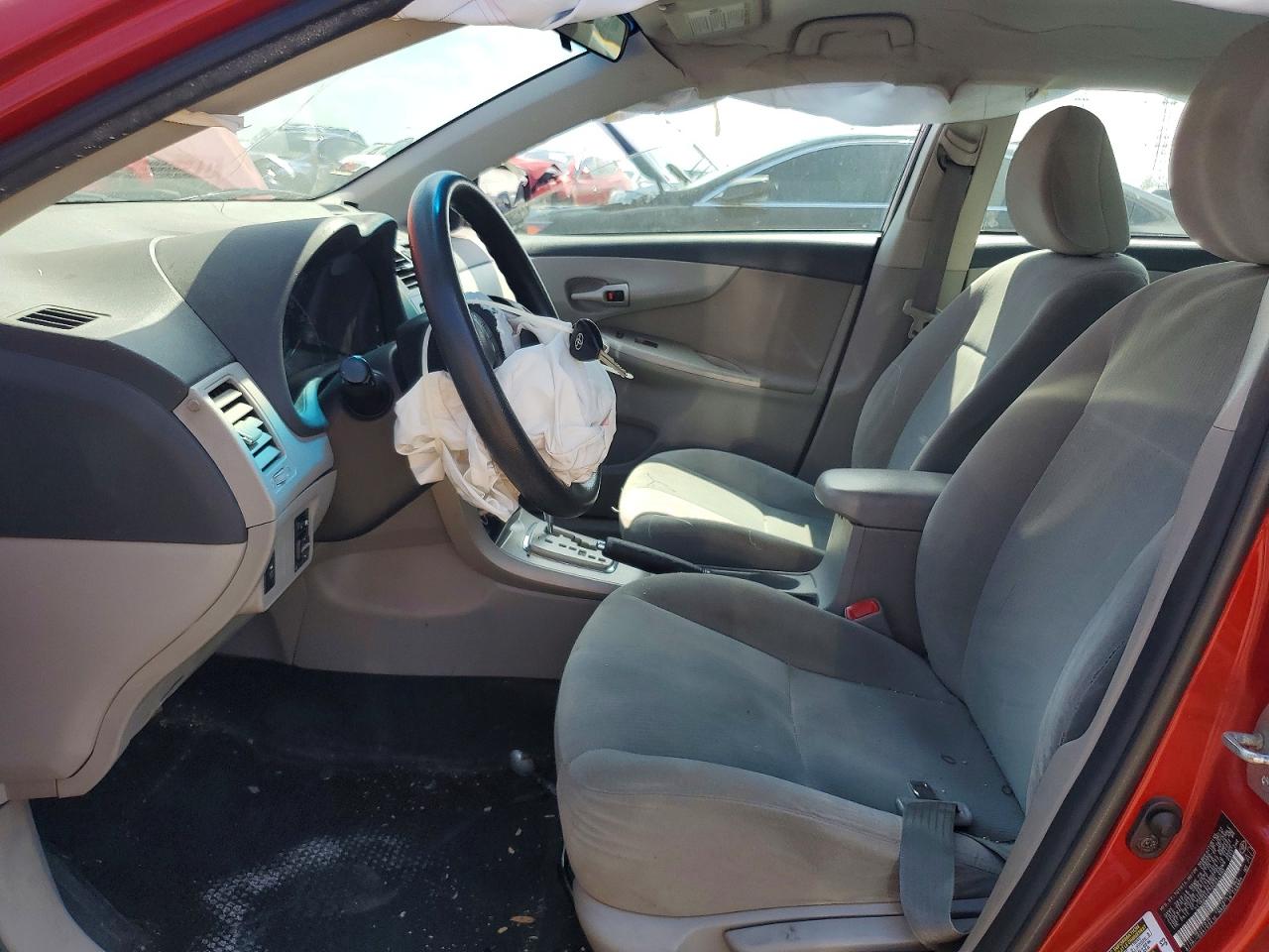 2013 Toyota Corolla Le Red vin: 2T1BU4EE7DC924990
