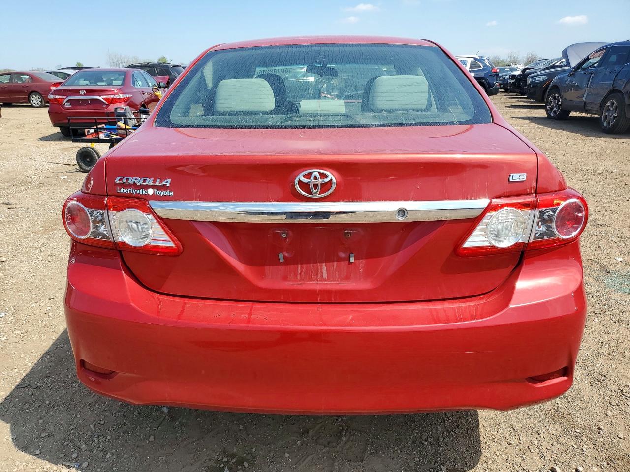 2013 Toyota Corolla Le Red vin: 2T1BU4EE7DC924990