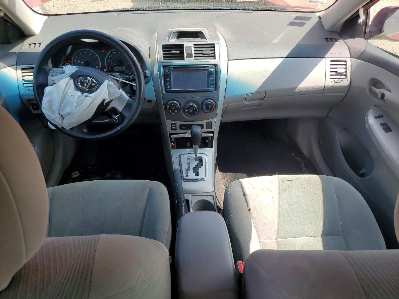 2013 Toyota Corolla Le Red vin: 2T1BU4EE7DC924990