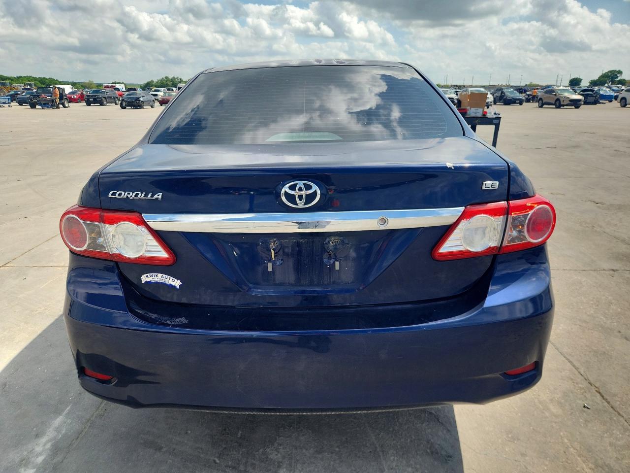 2013 Toyota Corolla Le Blue vin: 2T1BU4EE7DC948299