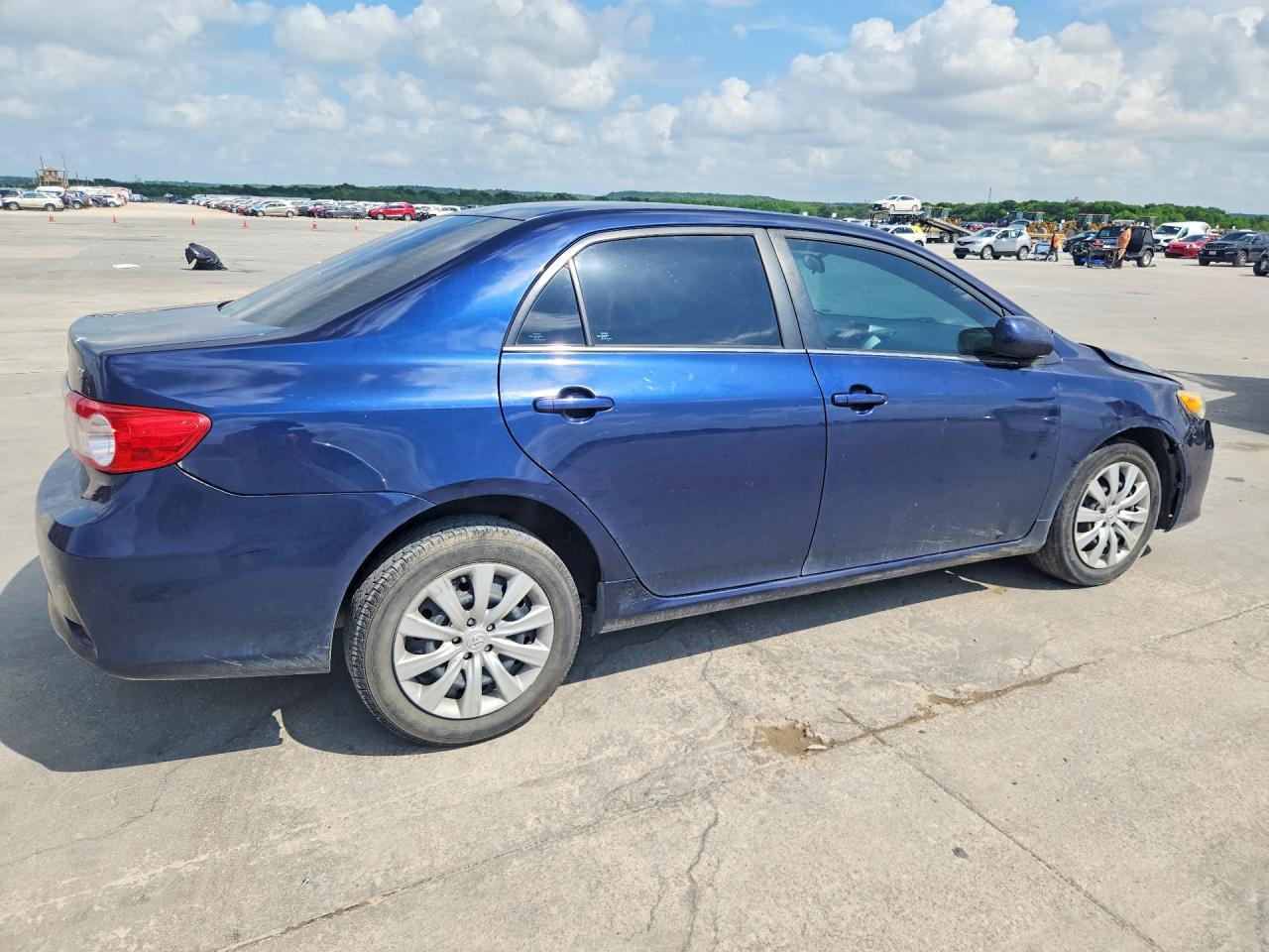 2013 Toyota Corolla Le Blue vin: 2T1BU4EE7DC948299