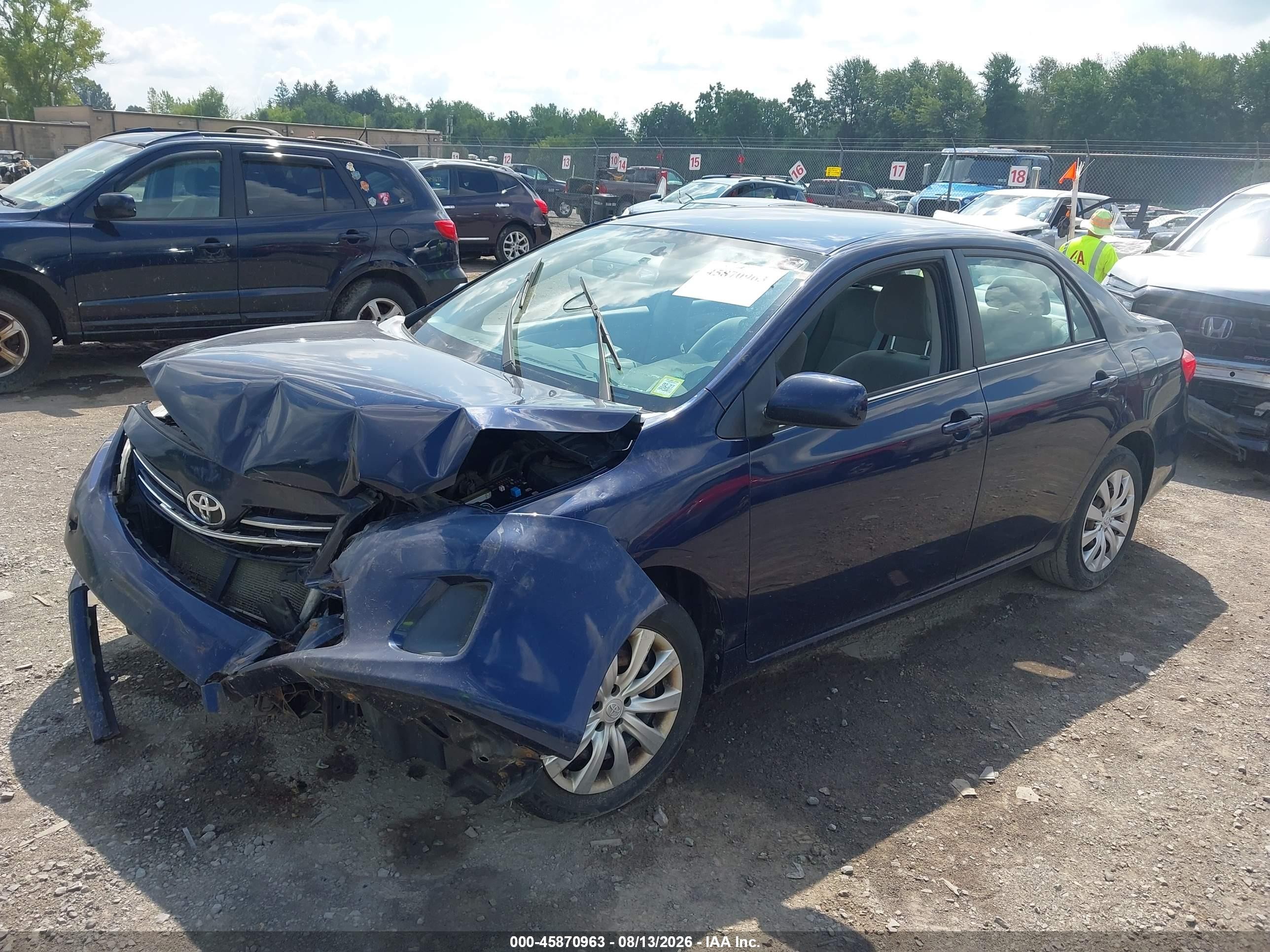 2013 Toyota Corolla Le Blue vin: 2T1BU4EE7DC954653