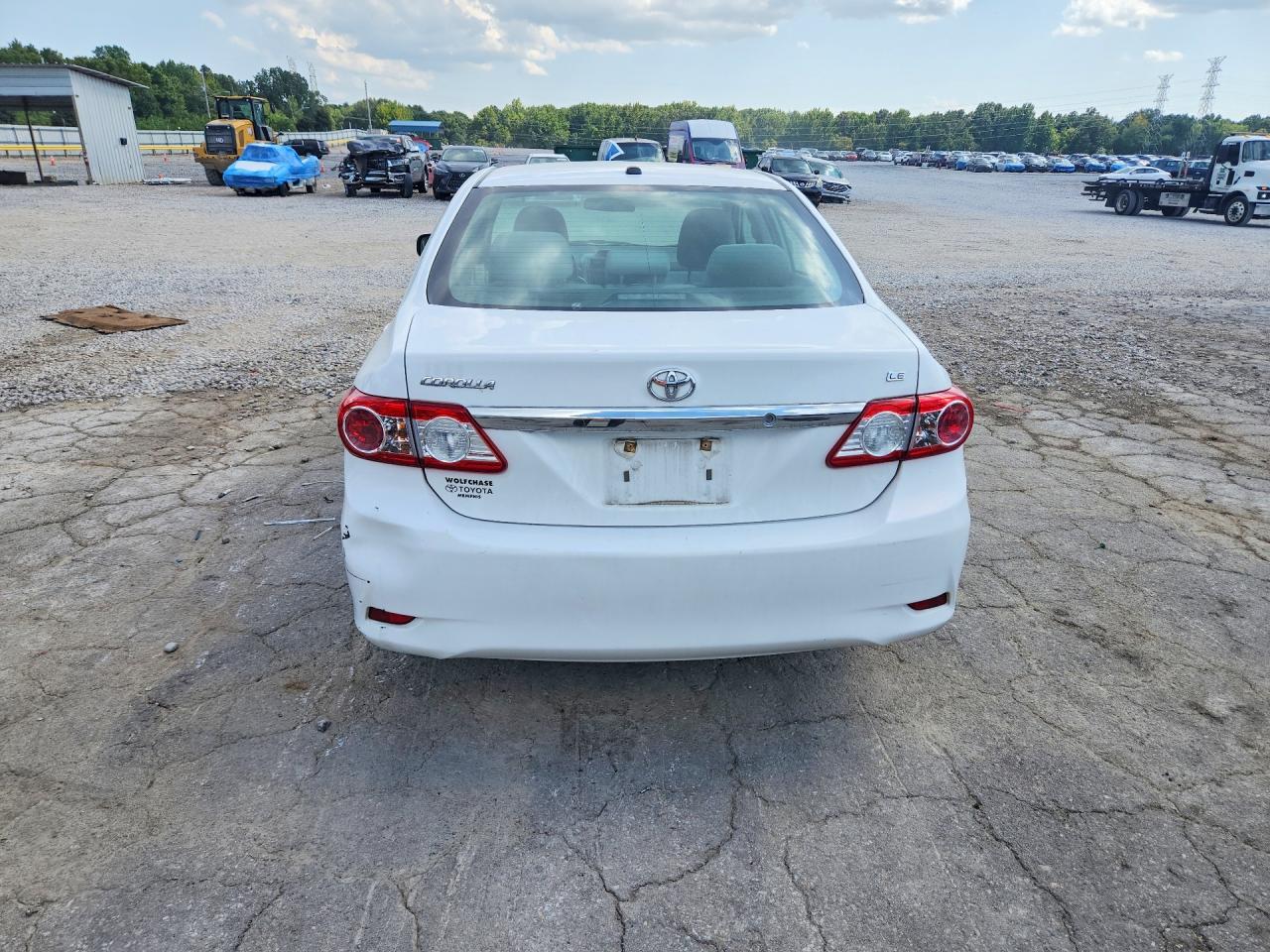 2013 Toyota Corolla Le White vin: 2T1BU4EE7DC974093