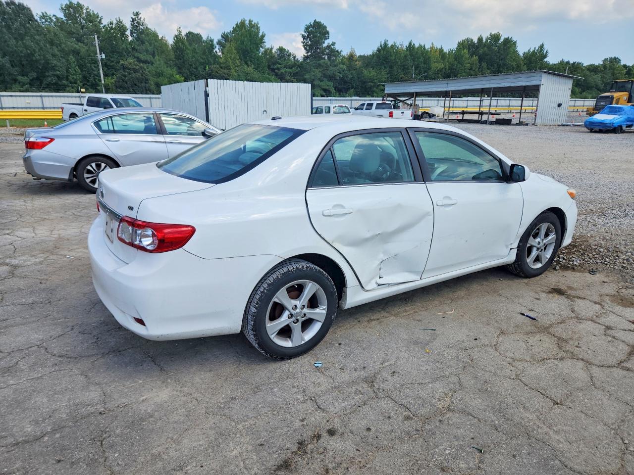 2013 Toyota Corolla Le White vin: 2T1BU4EE7DC974093