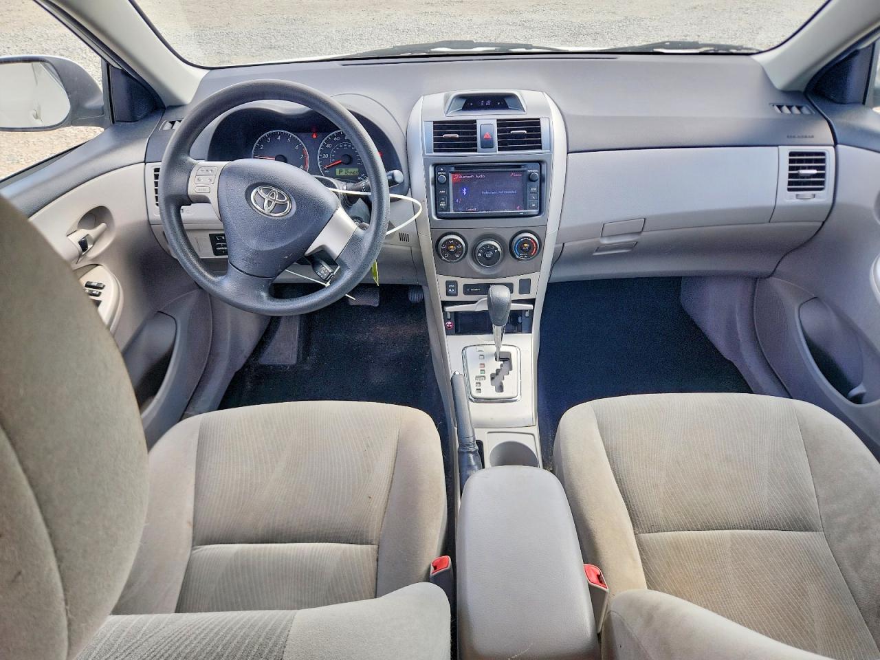 2013 Toyota Corolla Le White vin: 2T1BU4EE7DC974093