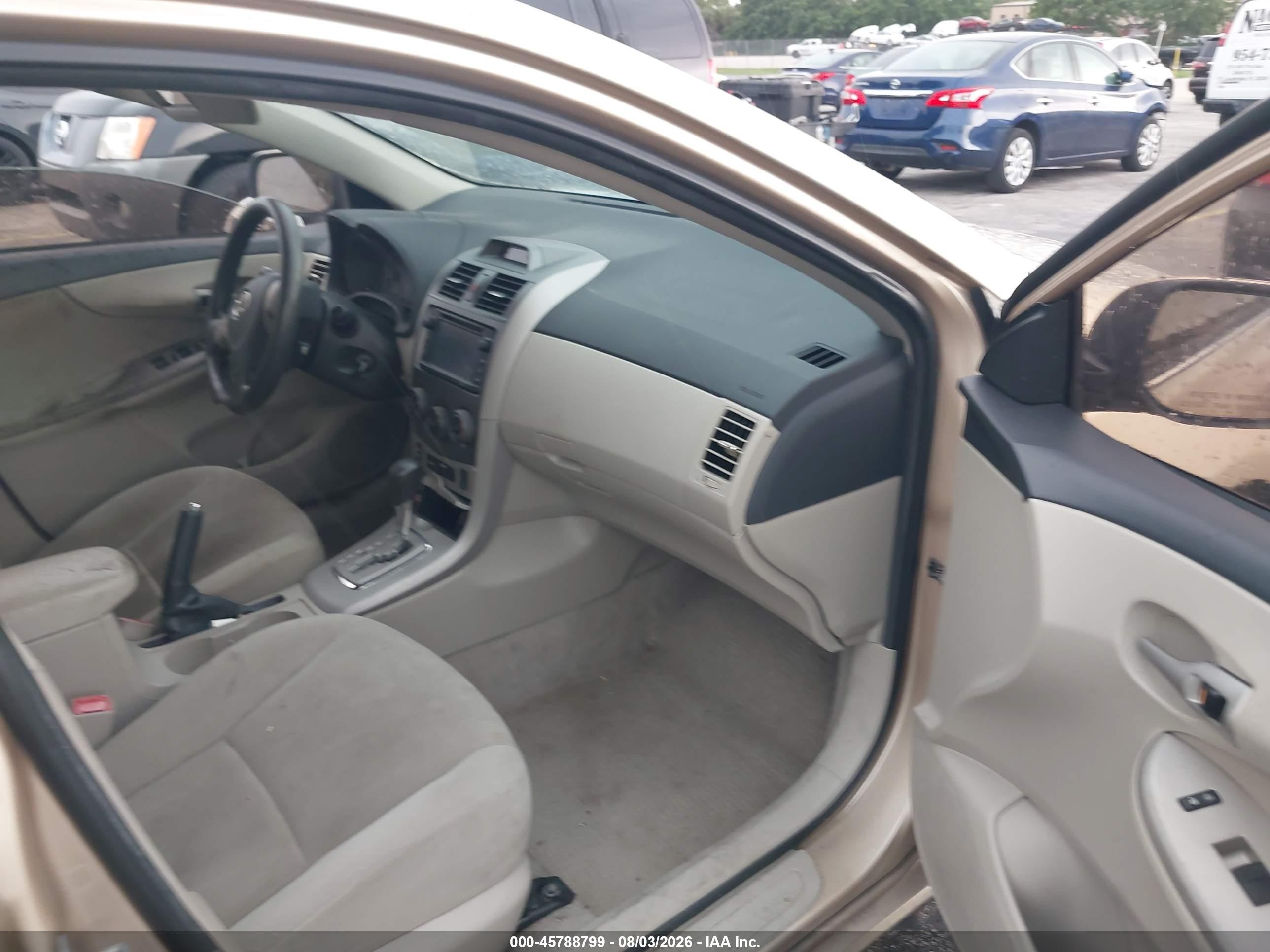 2013 Toyota Corolla Le Gold vin: 2T1BU4EE7DC977303