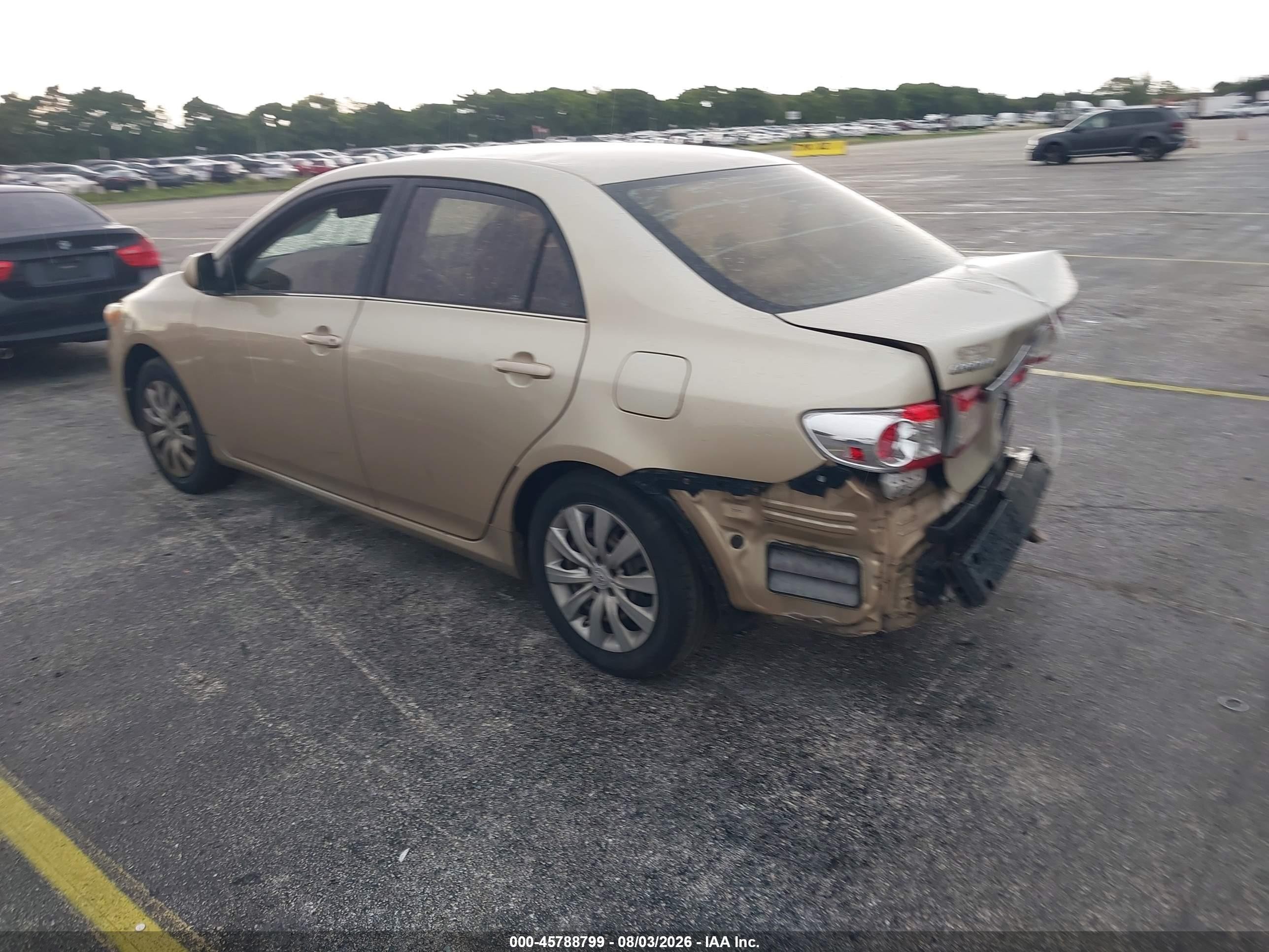 2013 Toyota Corolla Le Gold vin: 2T1BU4EE7DC977303