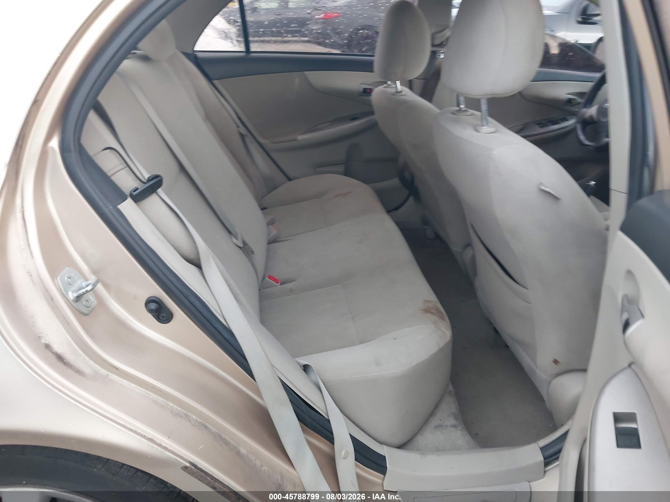 2013 Toyota Corolla Le Gold vin: 2T1BU4EE7DC977303