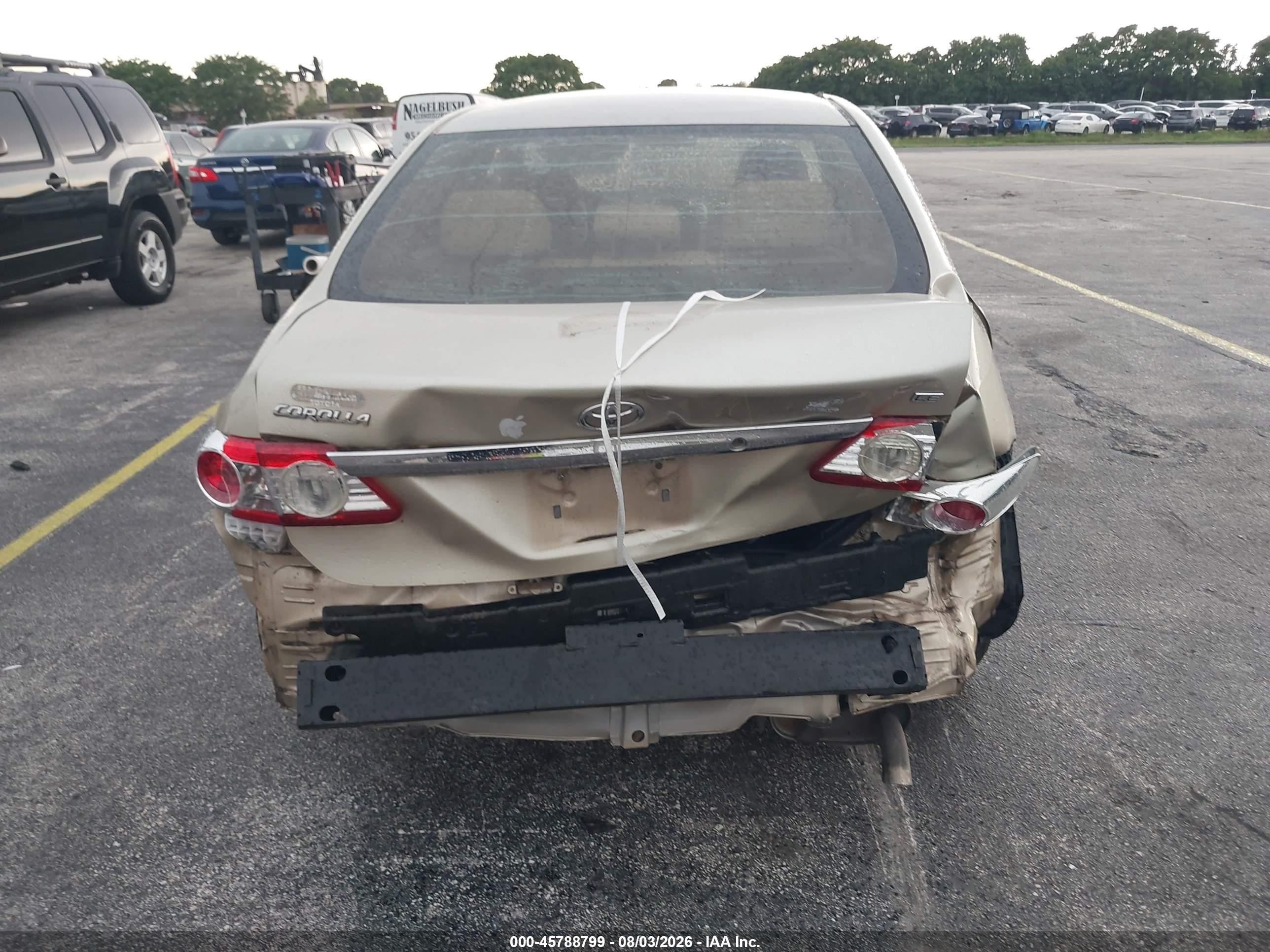 2013 Toyota Corolla Le Gold vin: 2T1BU4EE7DC977303