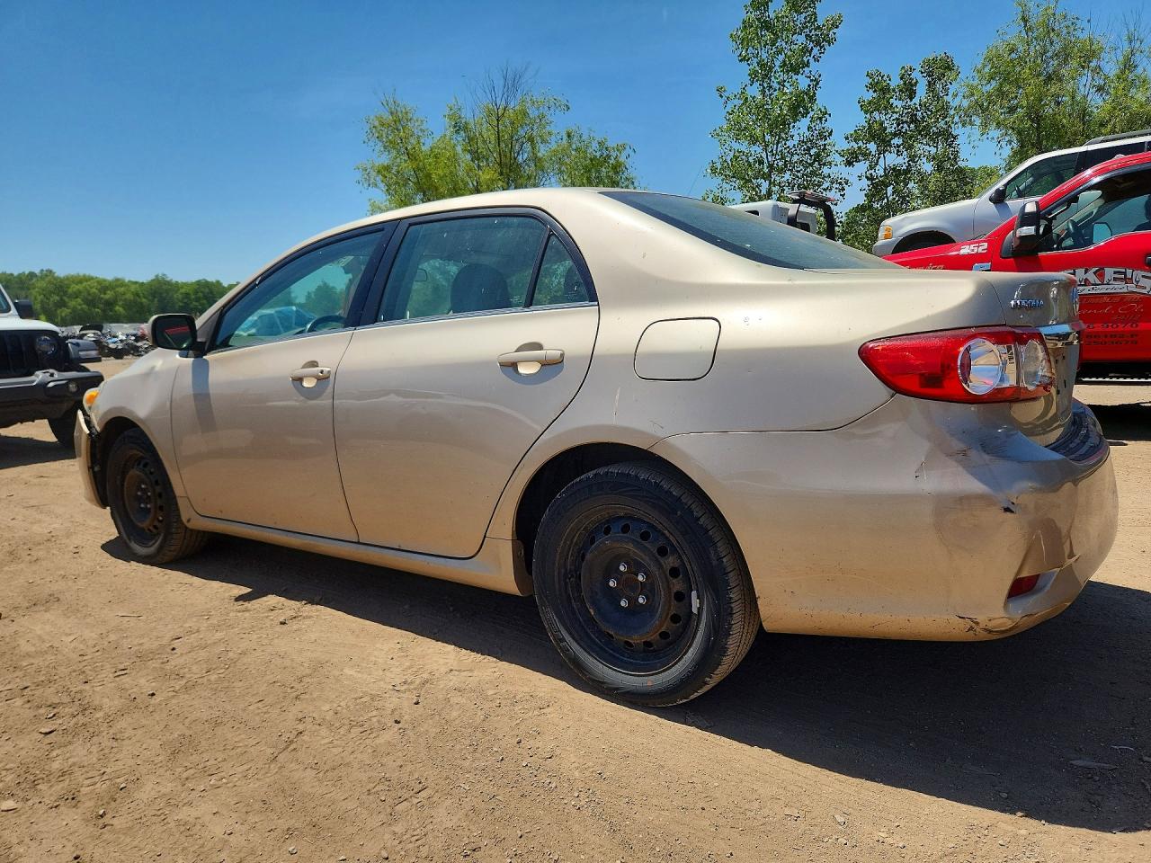 2013 Toyota Corolla Le Gold vin: 2T1BU4EE7DC981643