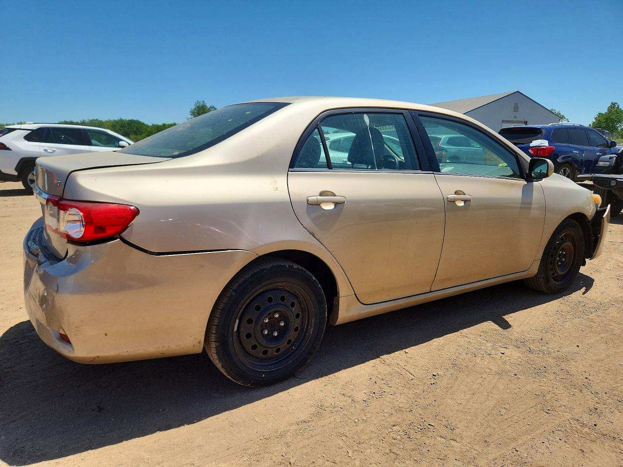 2013 Toyota Corolla Le Gold vin: 2T1BU4EE7DC981643