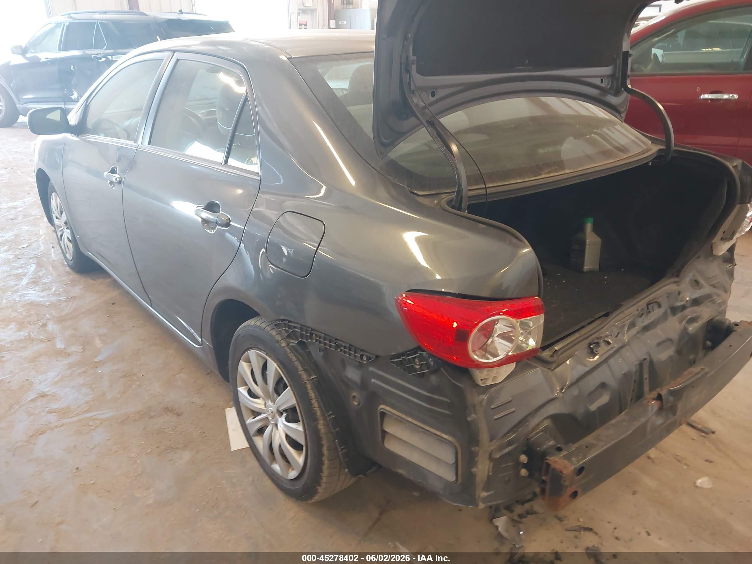 2013 Toyota Corolla Le Gray vin: 2T1BU4EE7DC989726