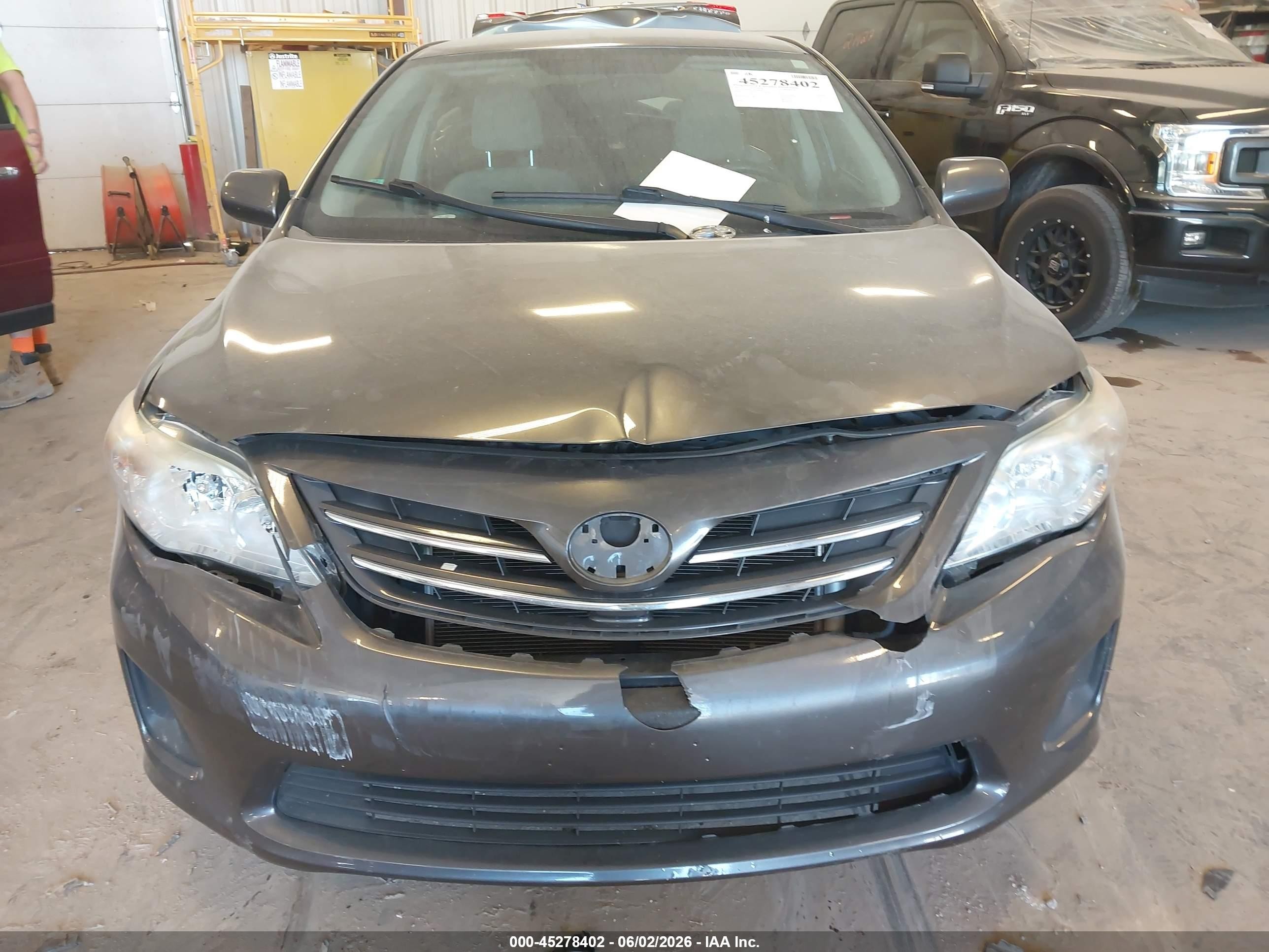 2013 Toyota Corolla Le Gray vin: 2T1BU4EE7DC989726