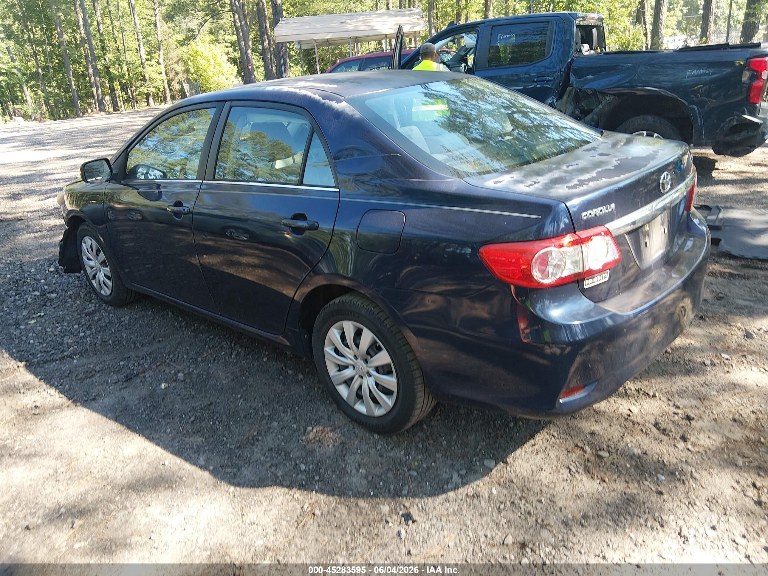 2013 Toyota Corolla Le Dark Blue vin: 2T1BU4EE7DC992853