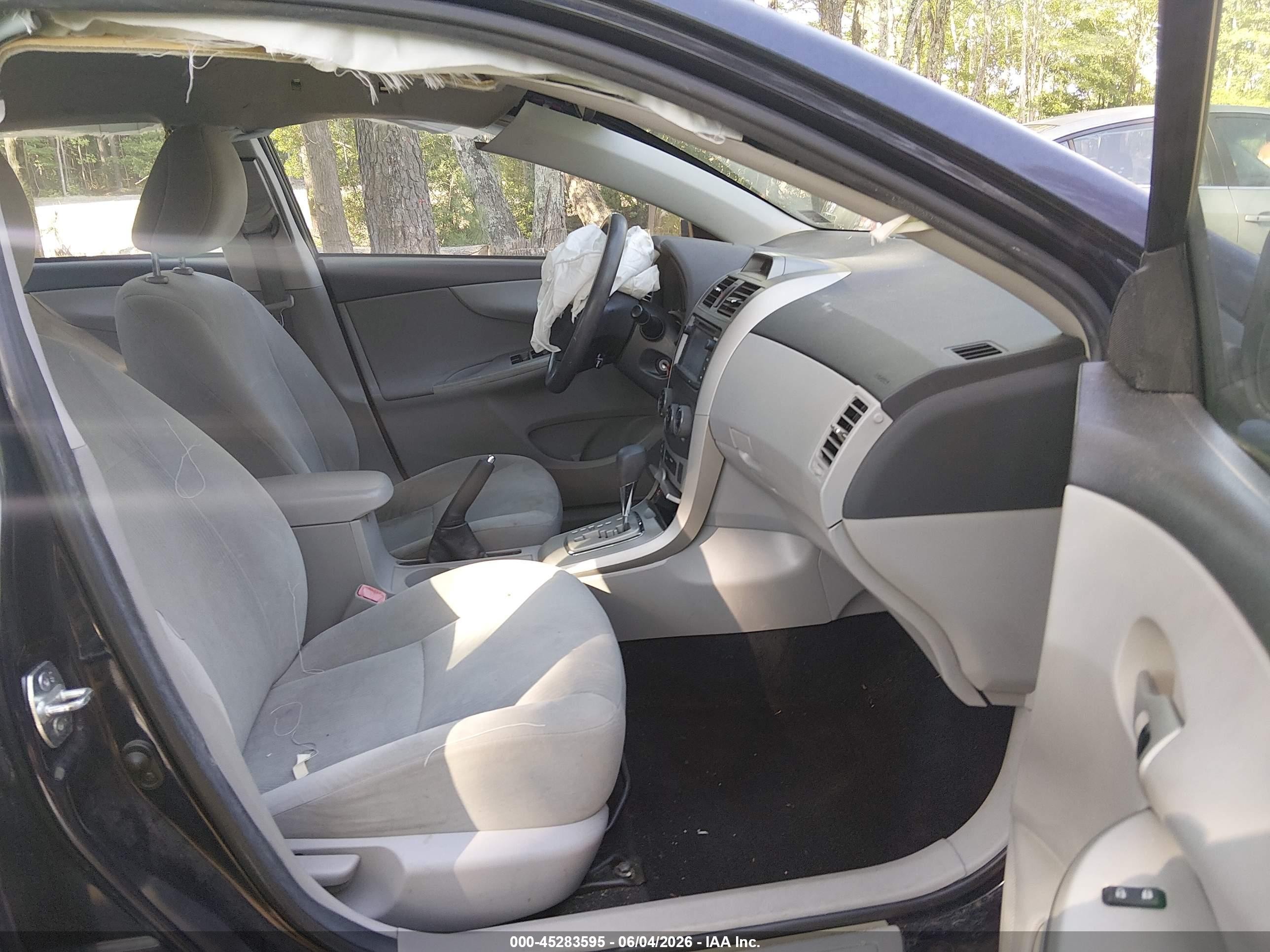 2013 Toyota Corolla Le Dark Blue vin: 2T1BU4EE7DC992853
