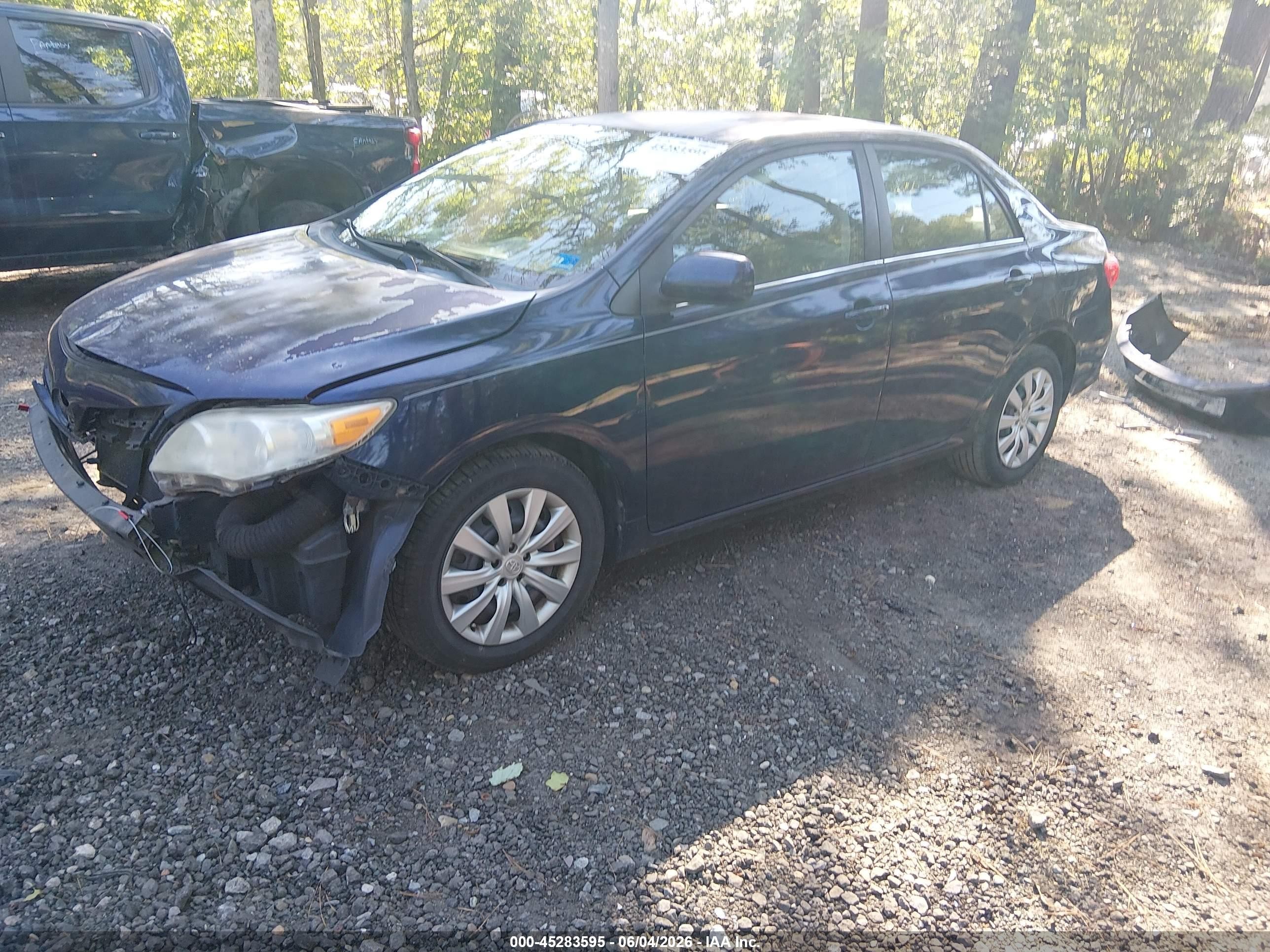 2013 Toyota Corolla Le Dark Blue vin: 2T1BU4EE7DC992853