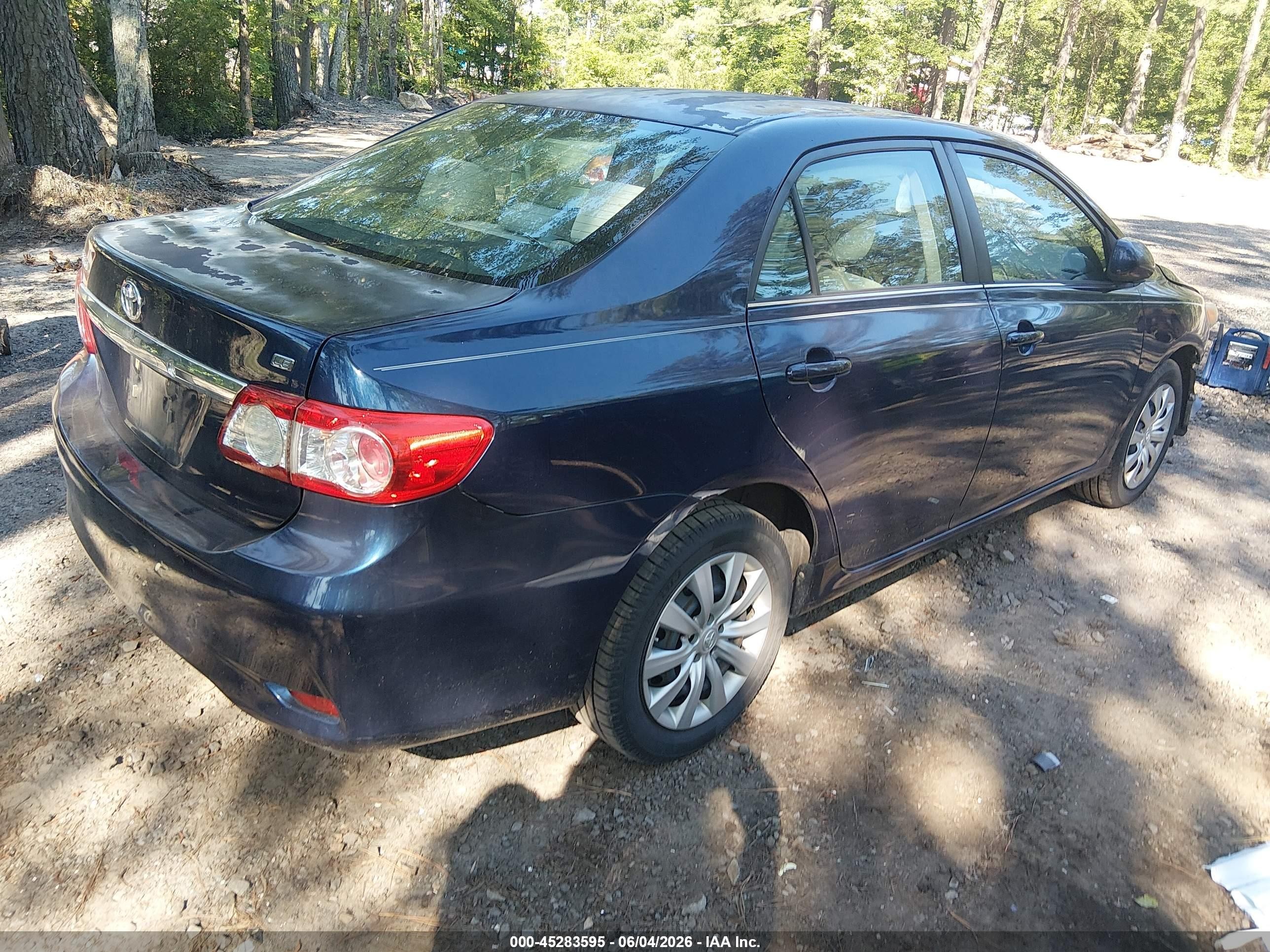 2013 Toyota Corolla Le Dark Blue vin: 2T1BU4EE7DC992853