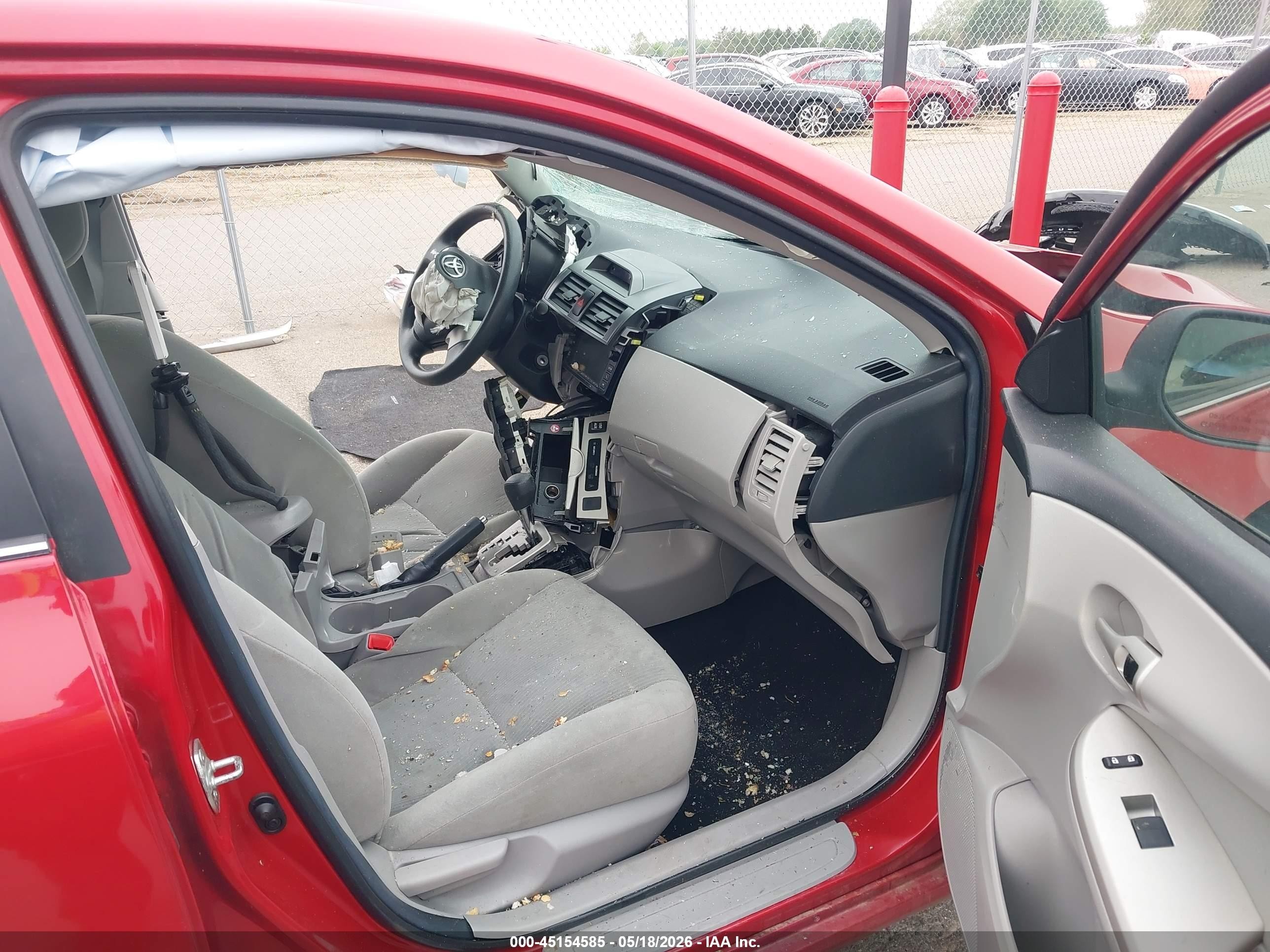 2013 Toyota Corolla Le Red vin: 2T1BU4EE7DC998684