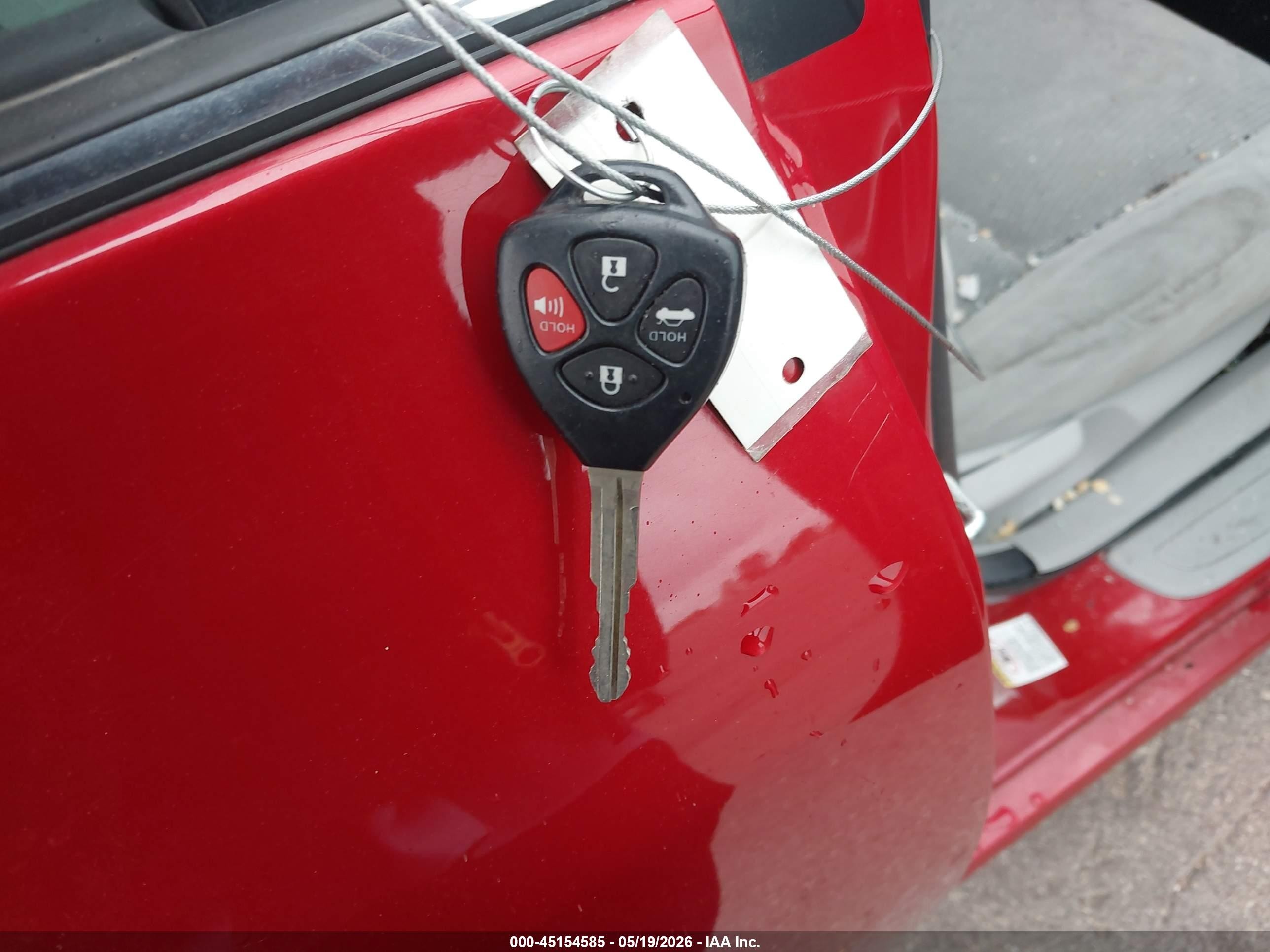 2013 Toyota Corolla Le Red vin: 2T1BU4EE7DC998684