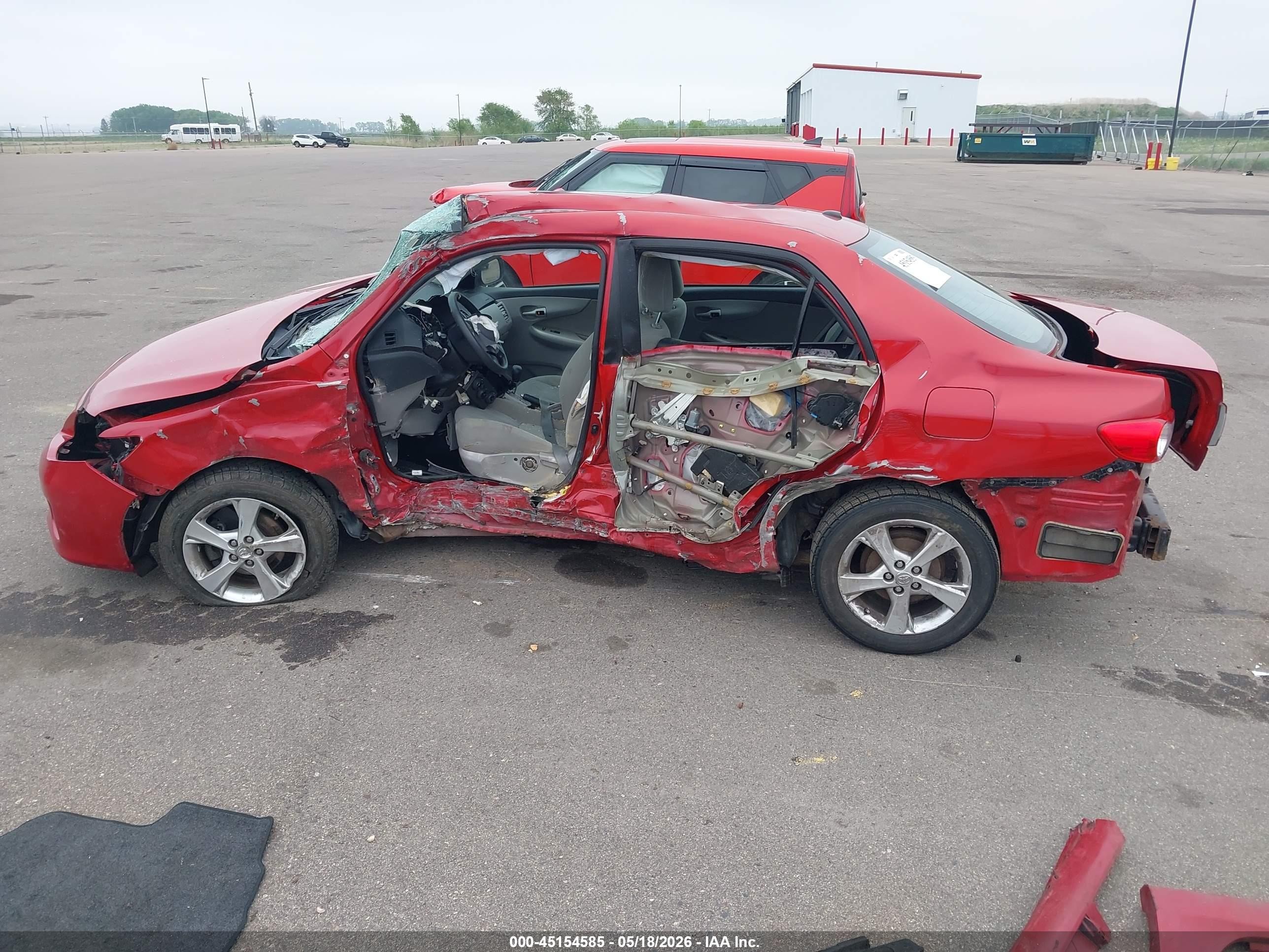 2013 Toyota Corolla Le Red vin: 2T1BU4EE7DC998684