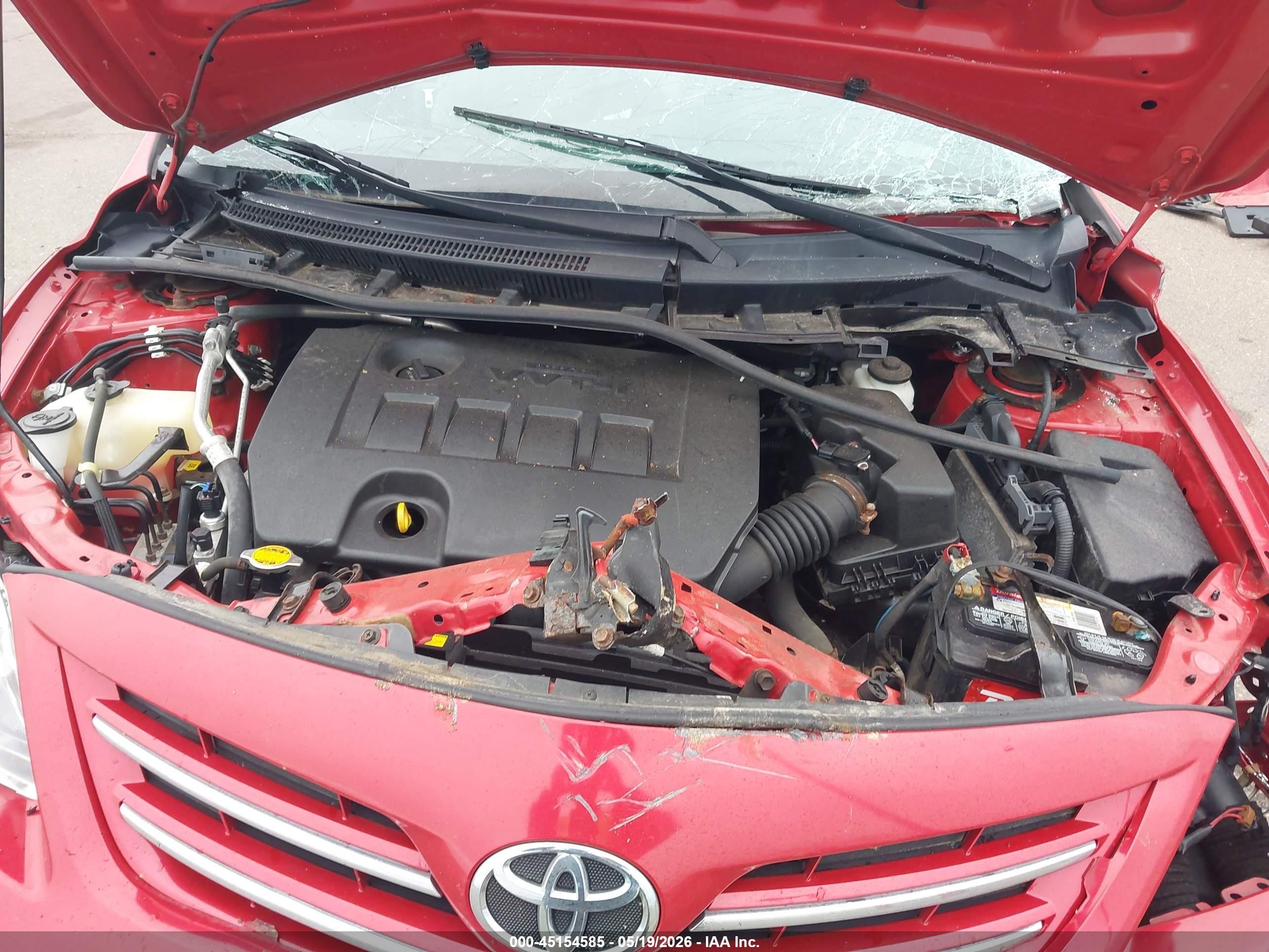 2013 Toyota Corolla Le Red vin: 2T1BU4EE7DC998684