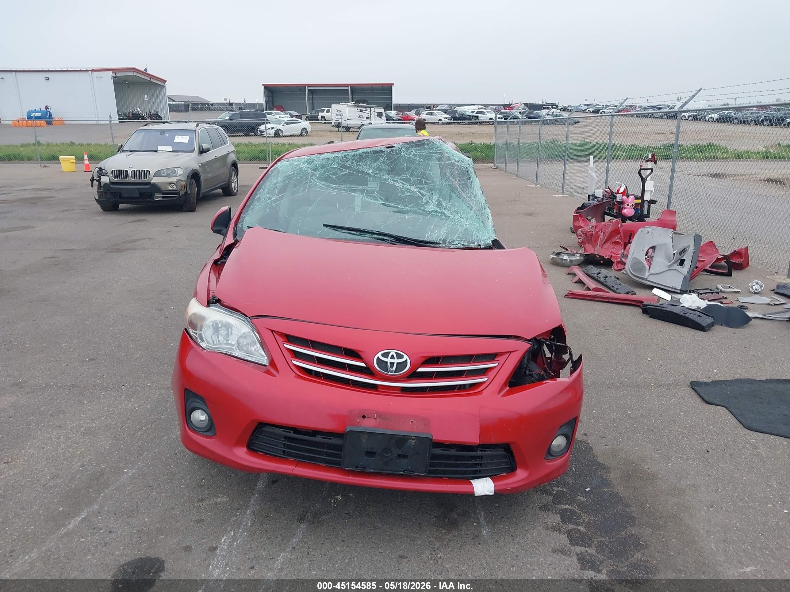 2013 Toyota Corolla Le Red vin: 2T1BU4EE7DC998684