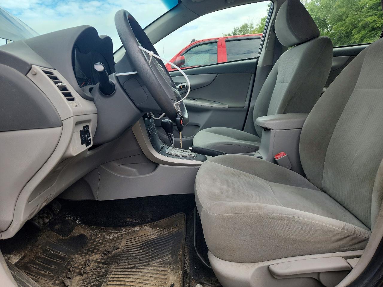 2010 Toyota Corolla Le Gray vin: 2T1BU4EE8AC232295