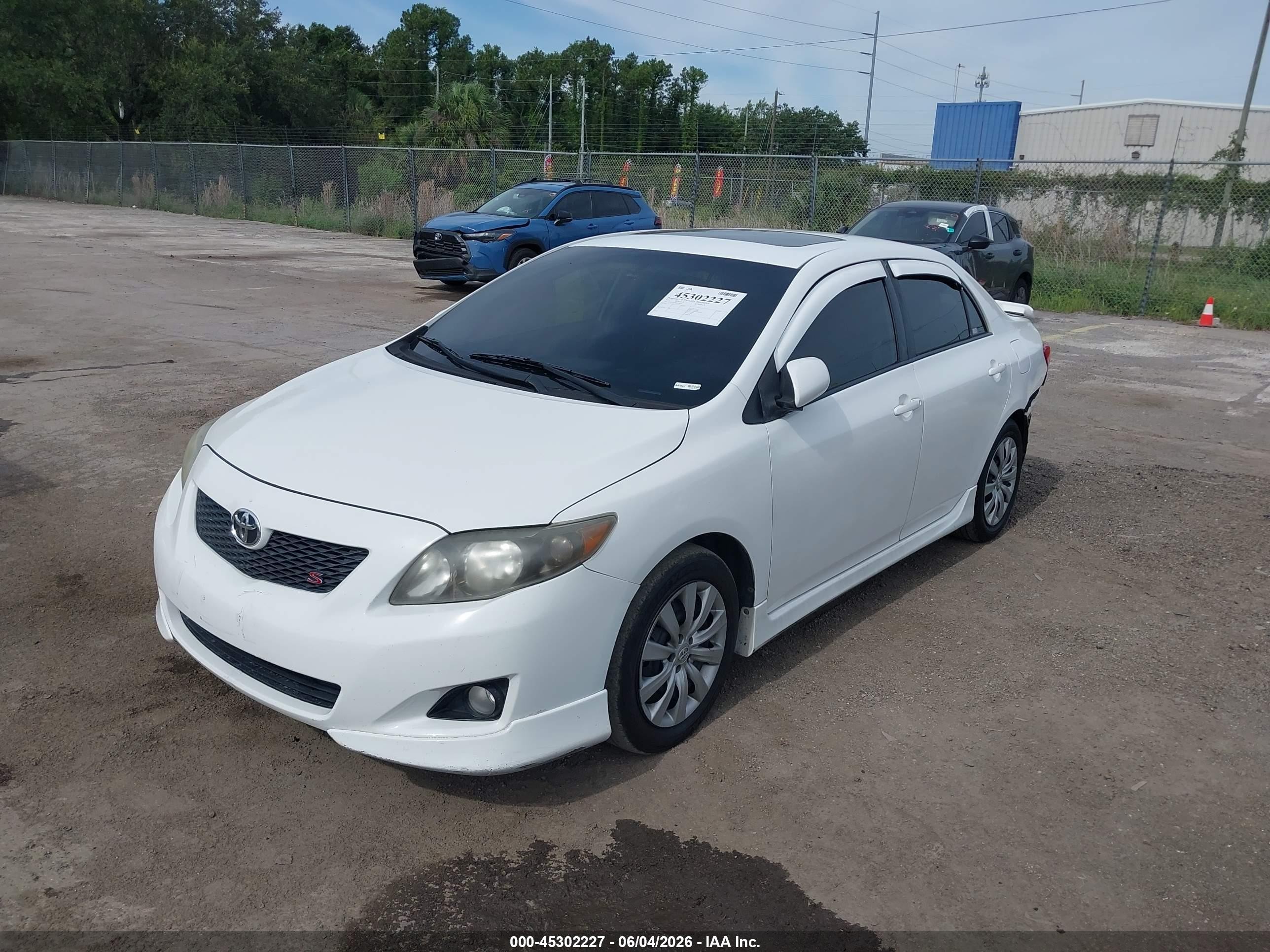 2010 Toyota Corolla S Белый vin: 2T1BU4EE8AC274692