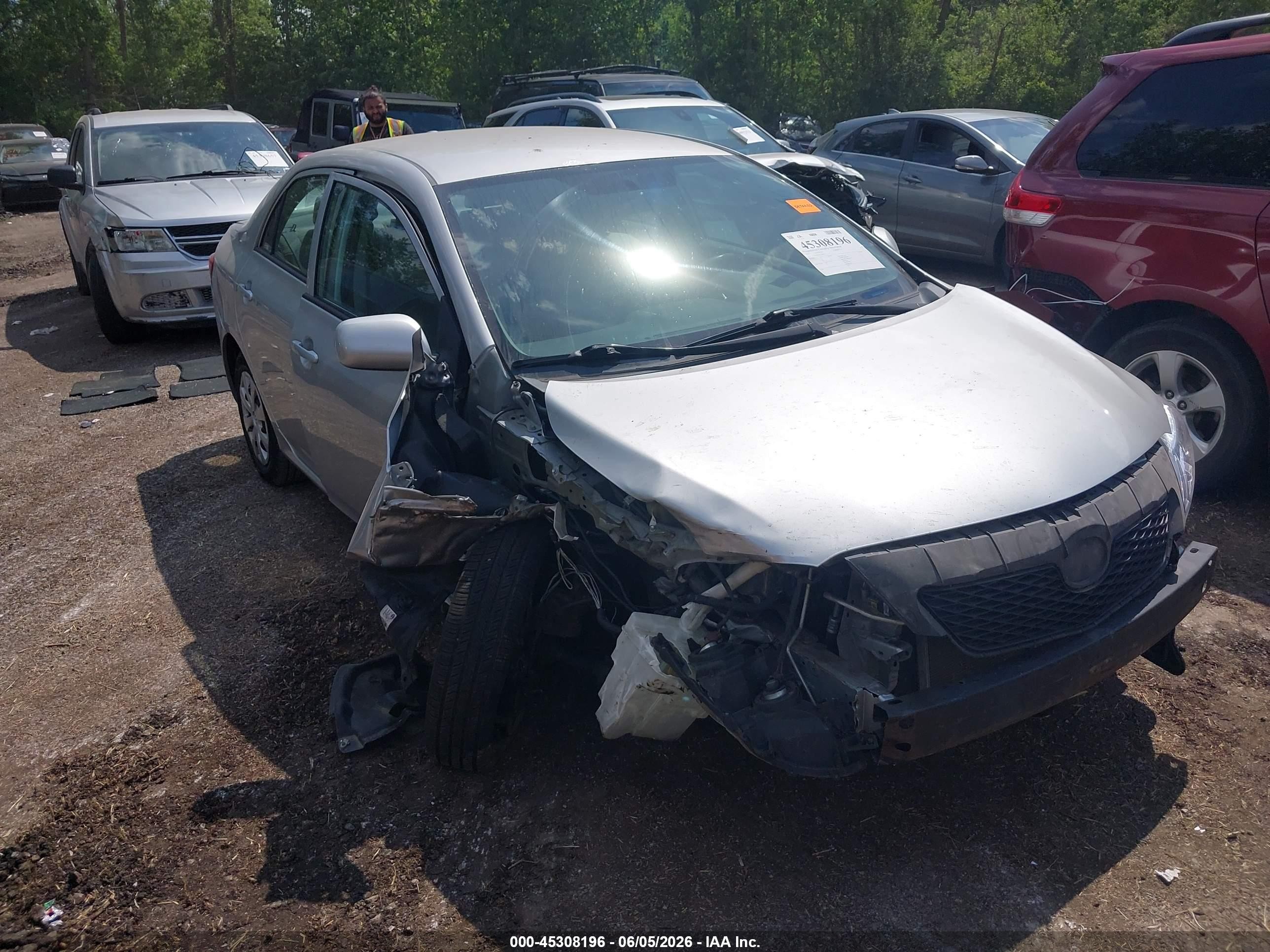 2010 Toyota Corolla Le Silver vin: 2T1BU4EE8AC278127