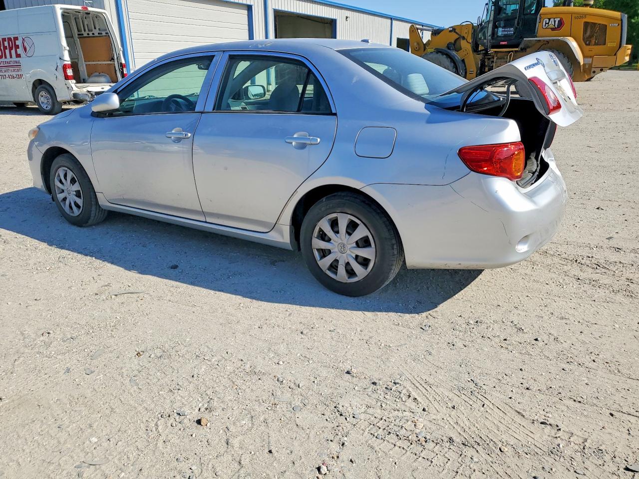 2010 Toyota Corolla Le Silver vin: 2T1BU4EE8AC295462