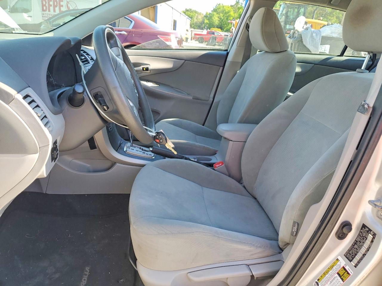 2010 Toyota Corolla Le Silver vin: 2T1BU4EE8AC295462