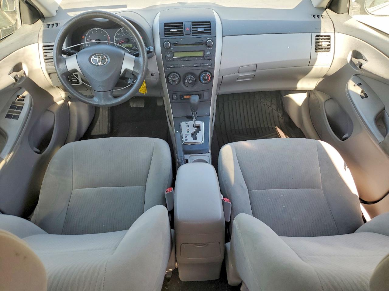 2010 Toyota Corolla Le Silver vin: 2T1BU4EE8AC295462