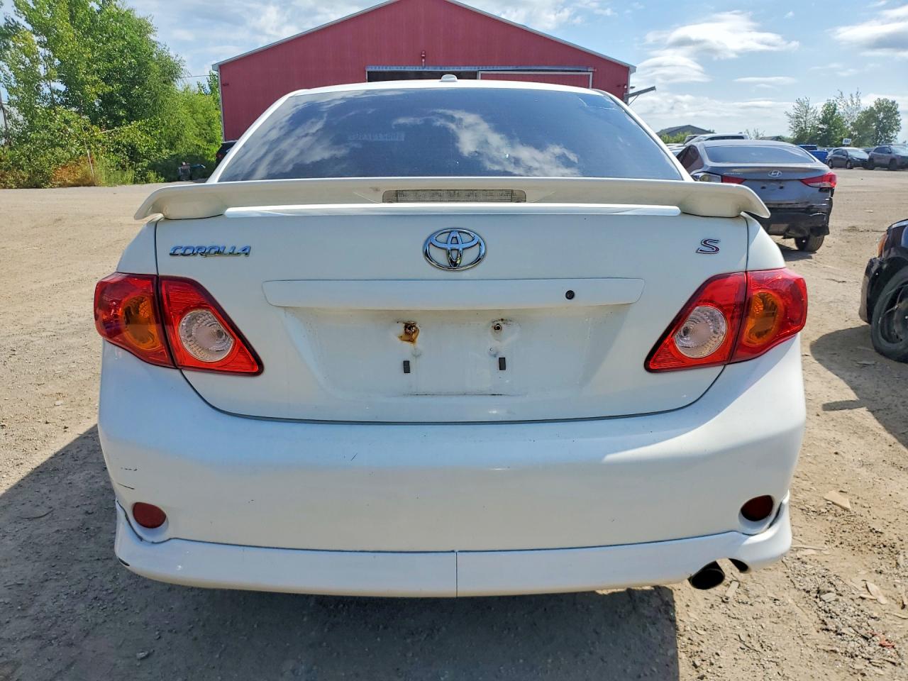 2010 Toyota Corolla Base White vin: 2T1BU4EE8AC299172