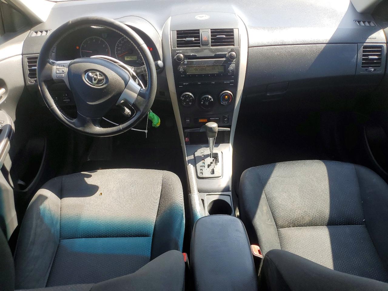 2010 Toyota Corolla Base White vin: 2T1BU4EE8AC299172