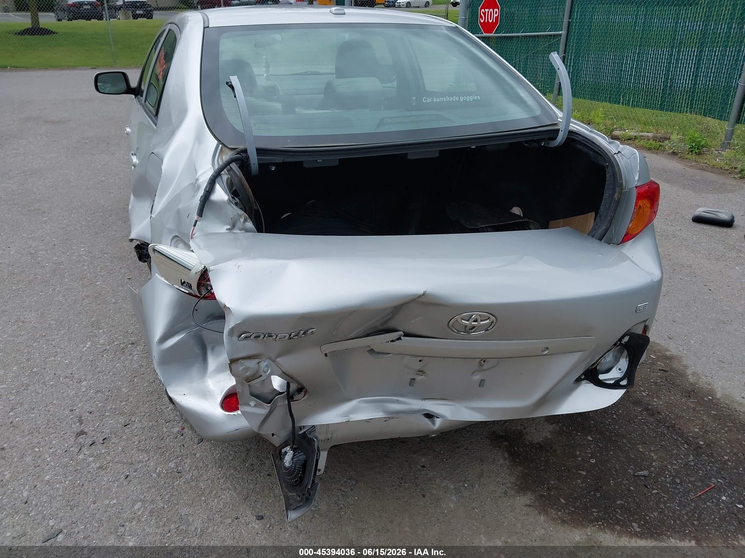 2010 Toyota Corolla Le Silver vin: 2T1BU4EE8AC333949