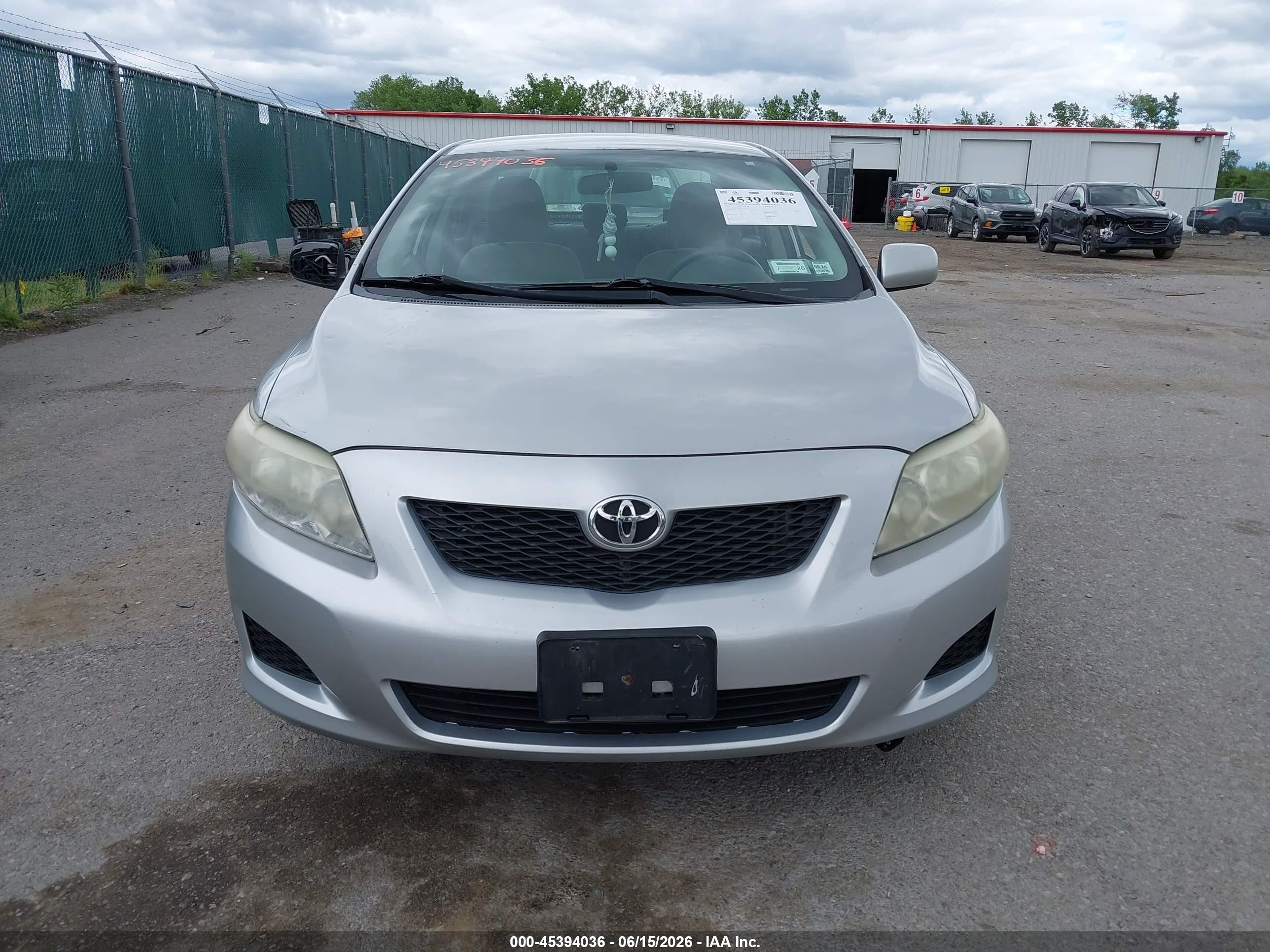 2010 Toyota Corolla Le Silver vin: 2T1BU4EE8AC333949