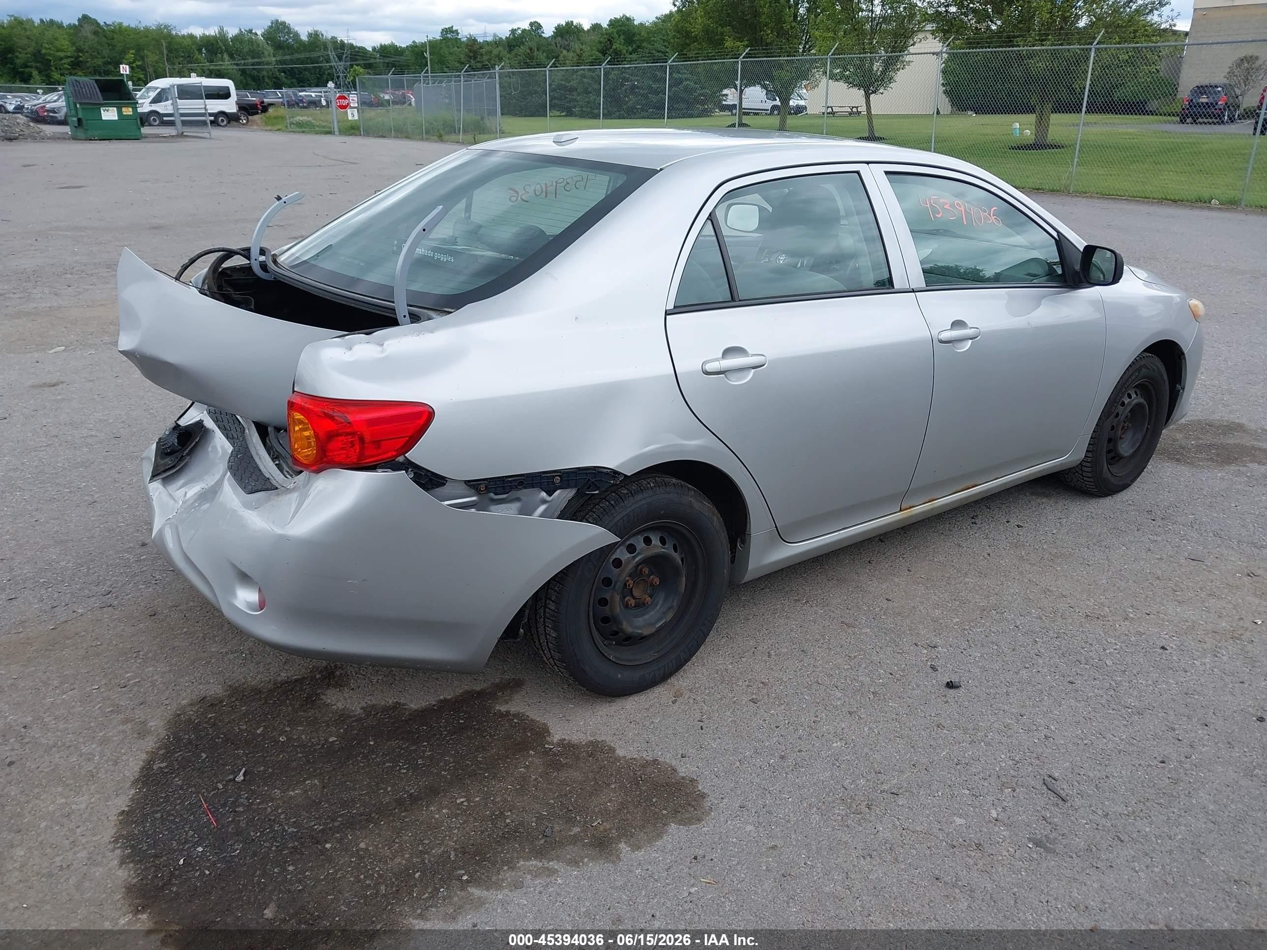 2010 Toyota Corolla Le Silver vin: 2T1BU4EE8AC333949