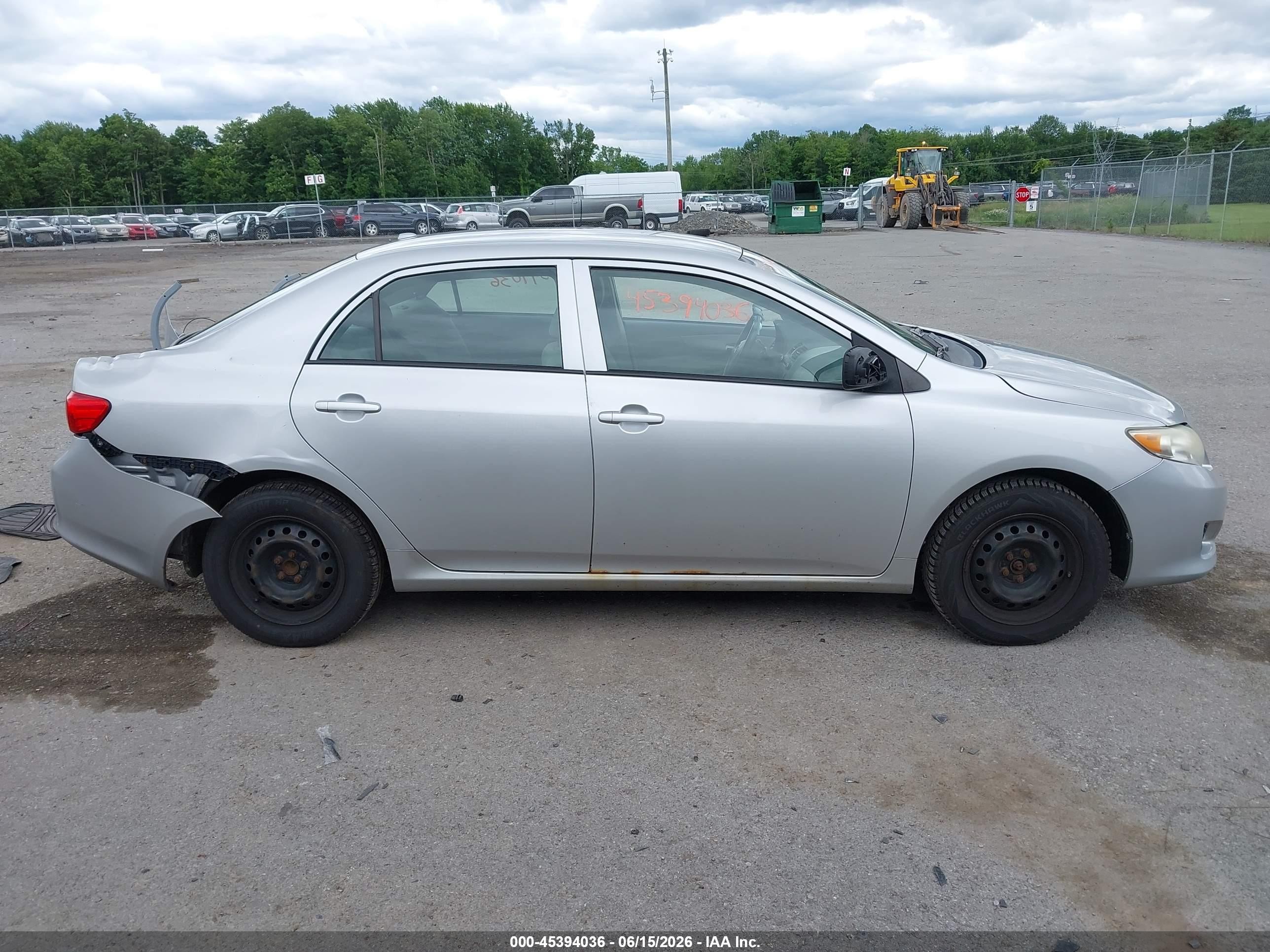 2010 Toyota Corolla Le Silver vin: 2T1BU4EE8AC333949